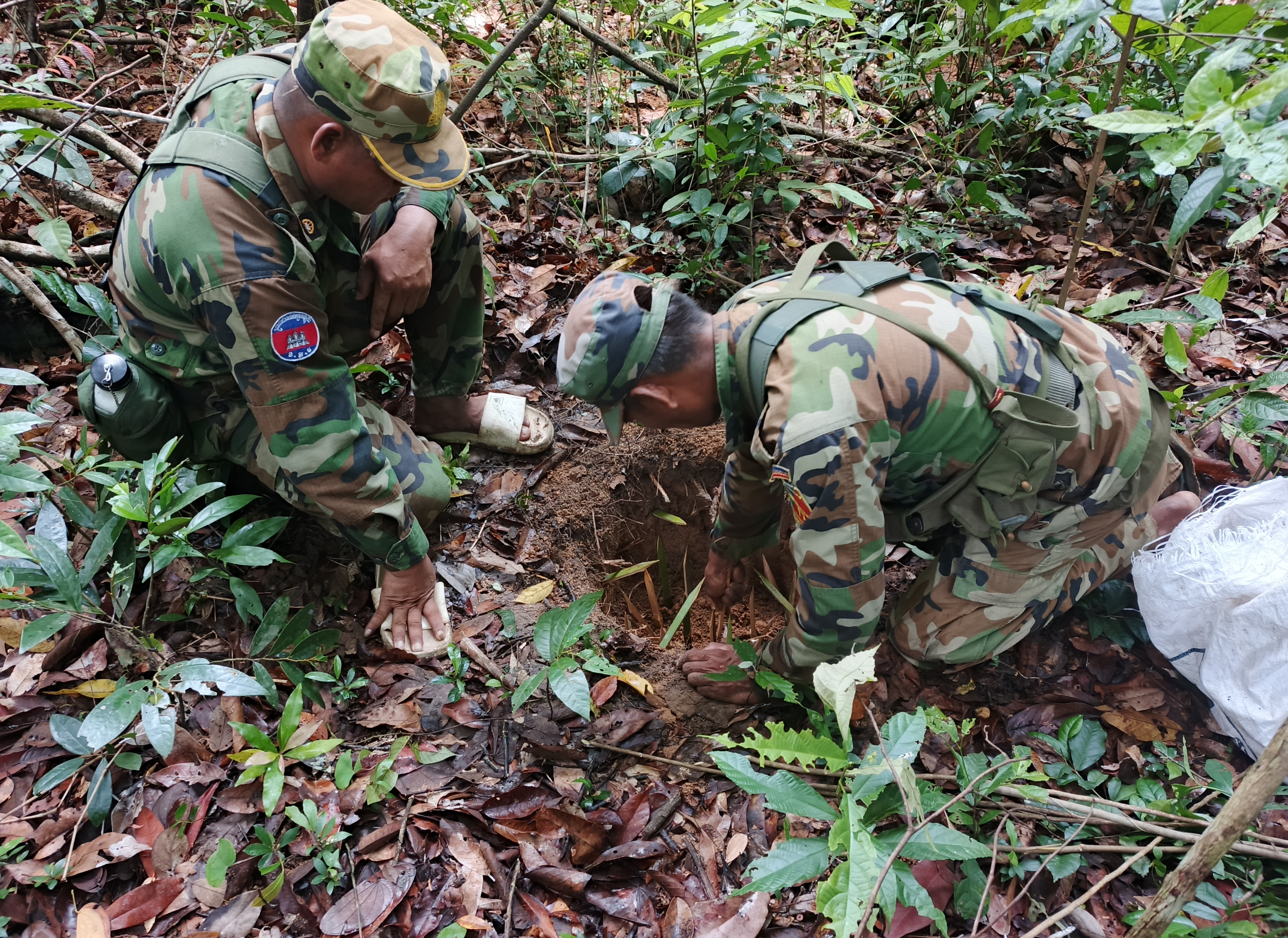 New Mine Explosion Tests Ceasefire Hailed as Trump Triumph