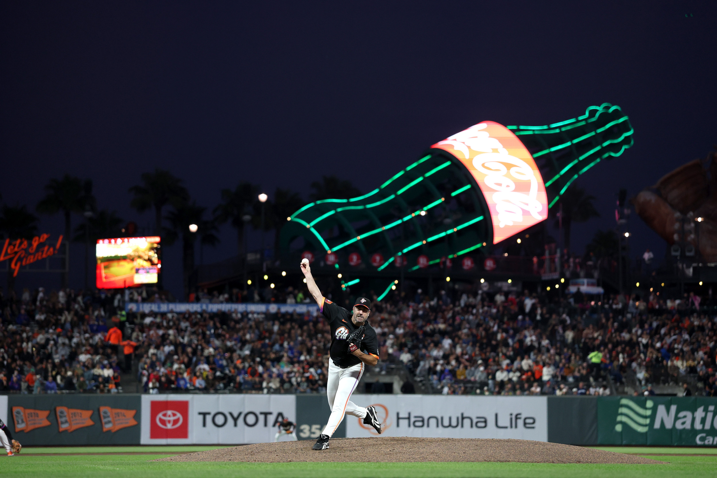 Giants 3-Time Cy Young Winner Surpasses Walter Johnson in MLB Record Book Giants 3-Time Cy Young Winner Surpasses Walter Johnson in MLB Record Book