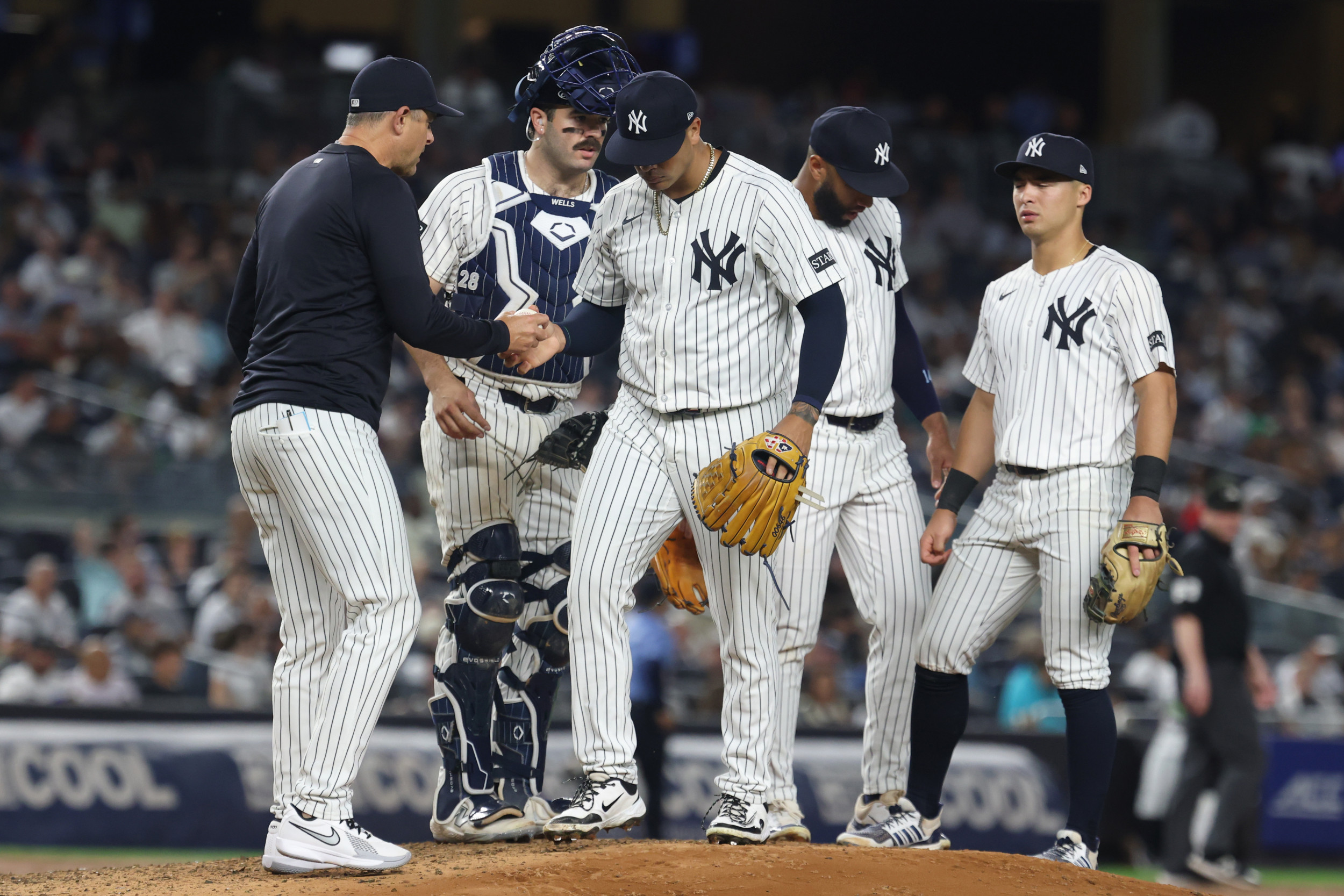 Yankees Retain Struggling Volpe, Bench Top Shortstop Caballero Amid Playoff Push