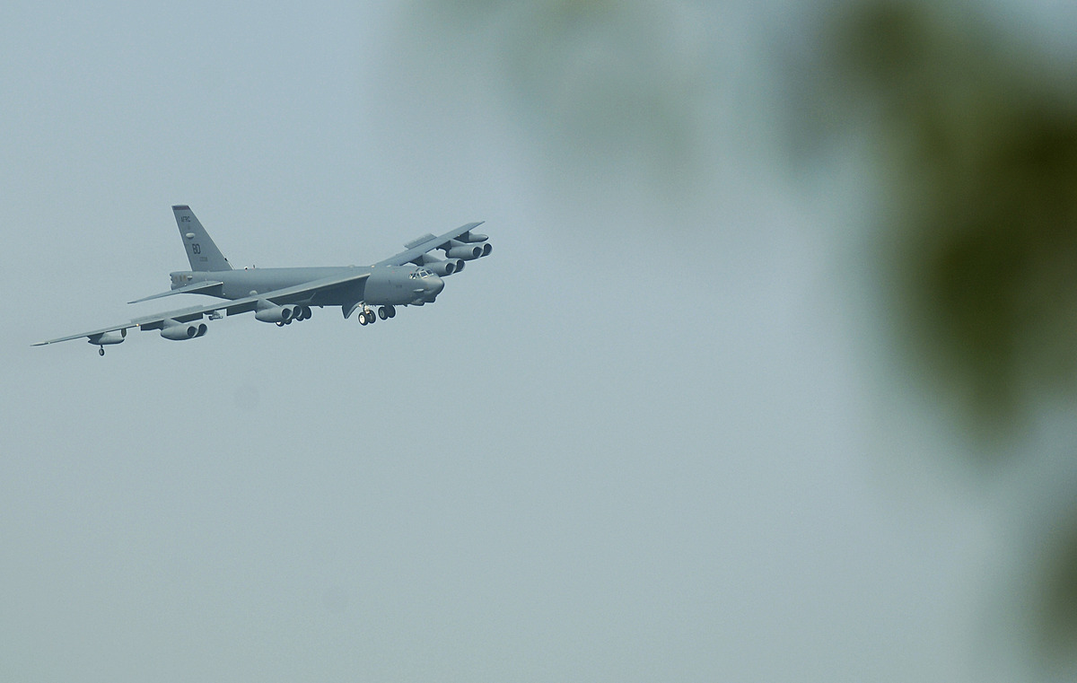 B-52 Bomber Almost Collided With Two Planes: Report