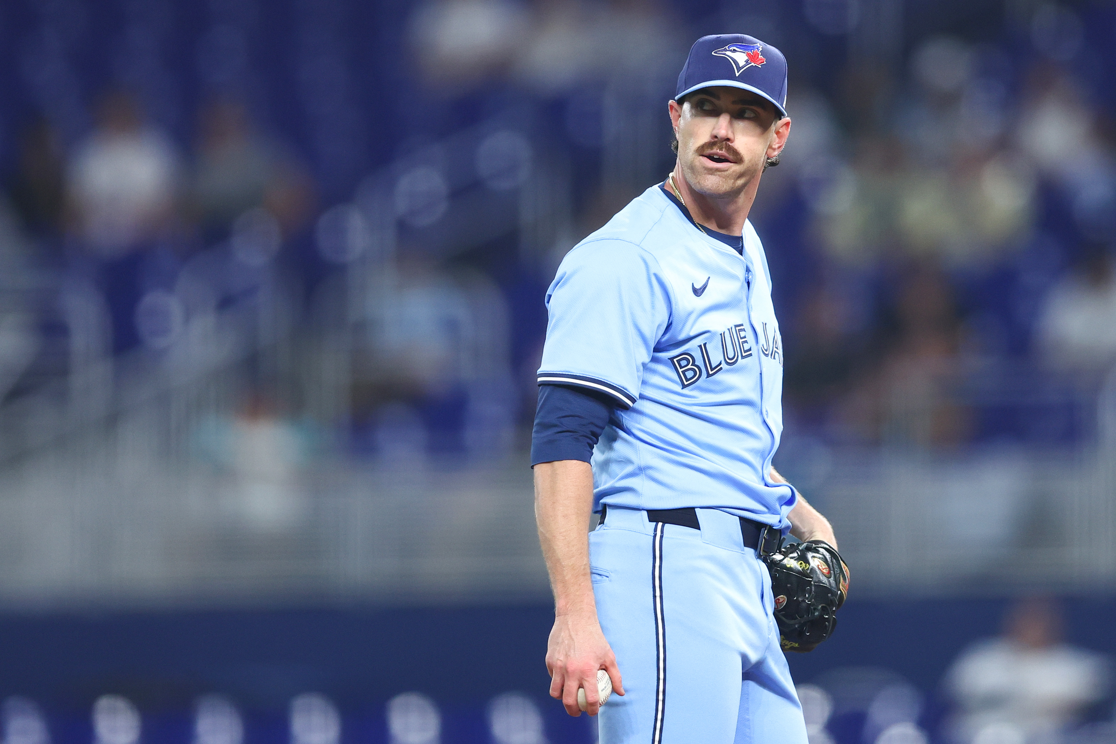 Blue Jays Rally with Homers to Defeat Reds 12-9 in Wild Game