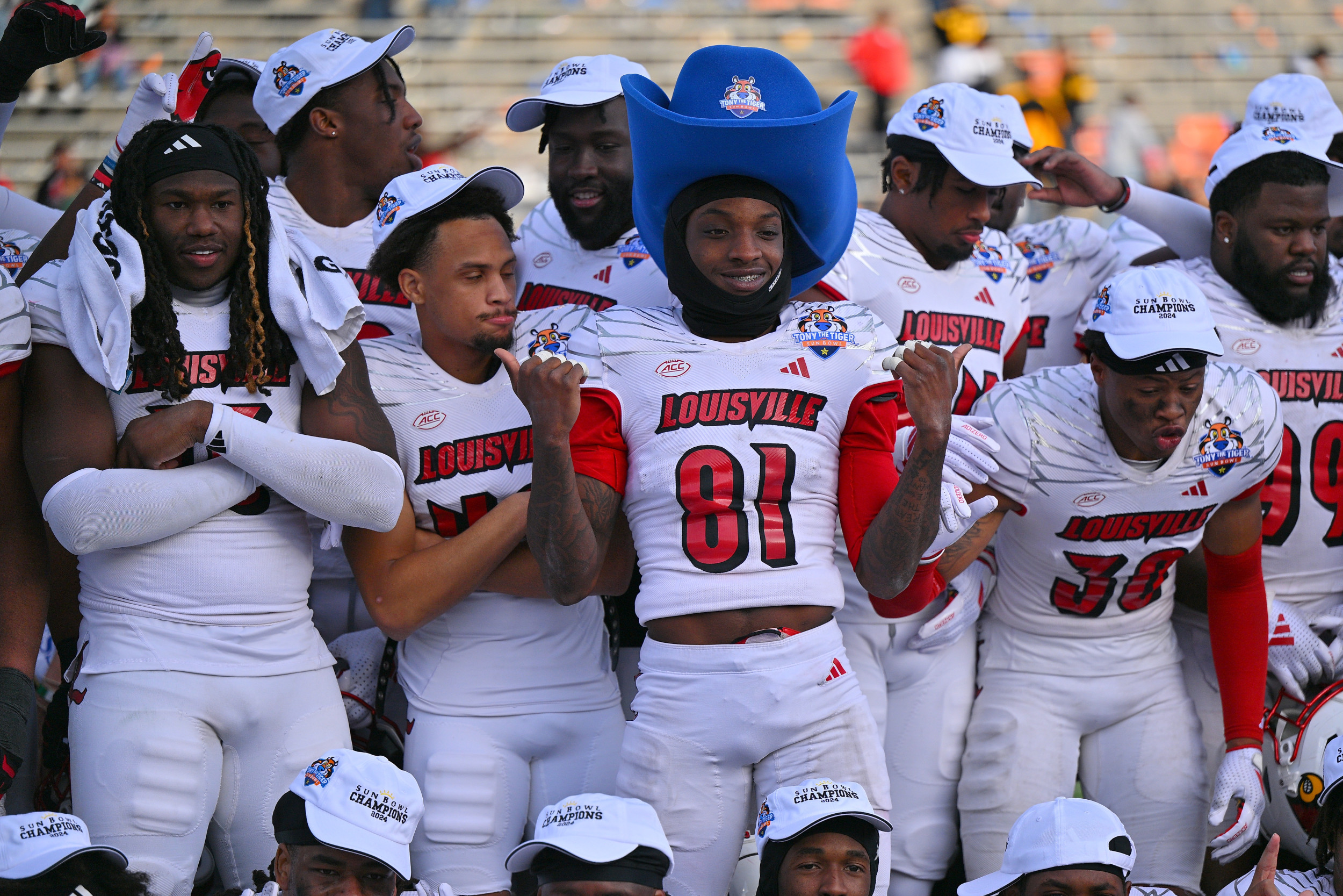 How to Watch Eastern Kentucky vs Louisville: Live Stream College Football, TV Channel