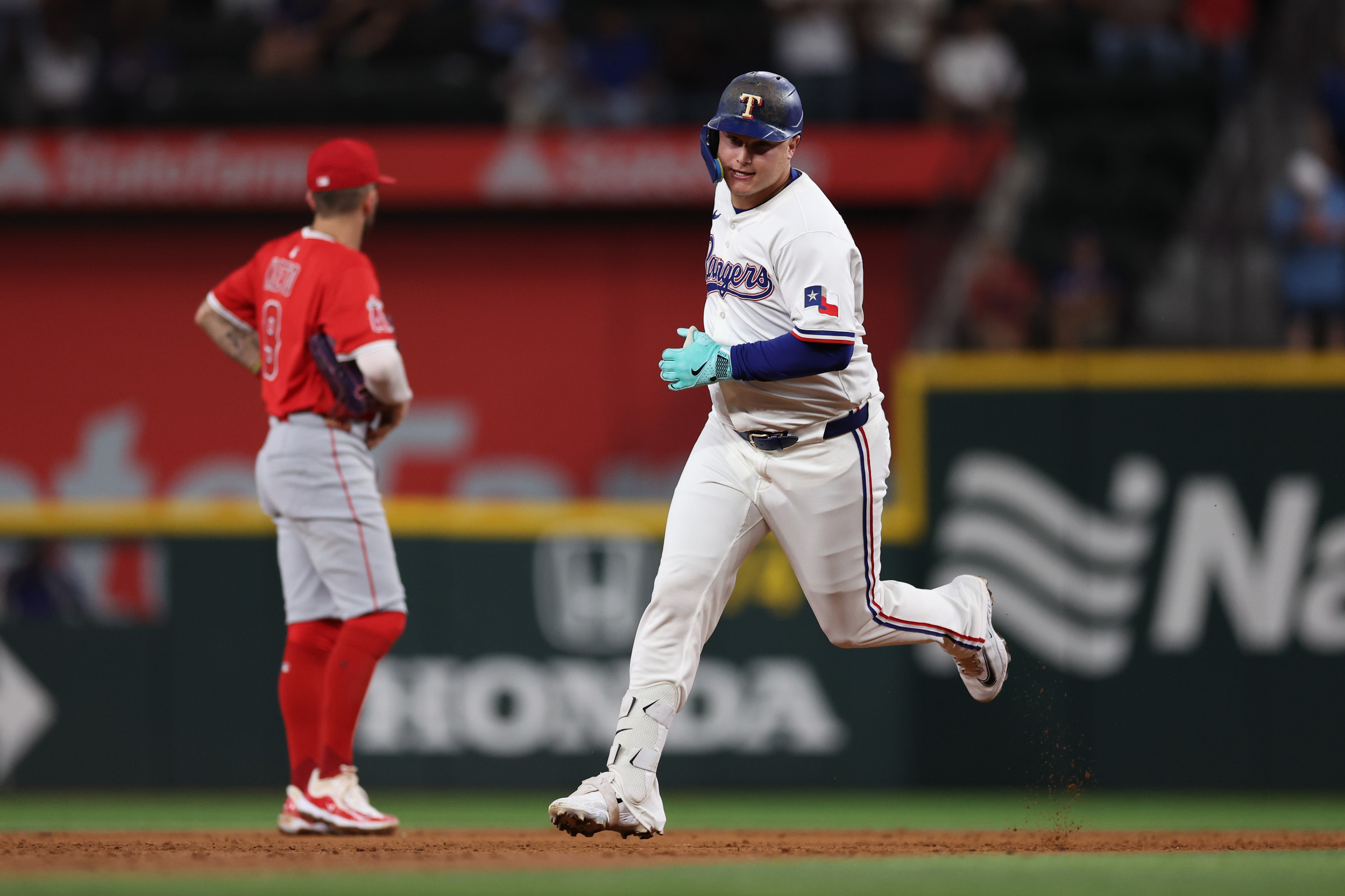 MLB Writer Bashes Rangers For Disastrous $37 Million Offseason Signing