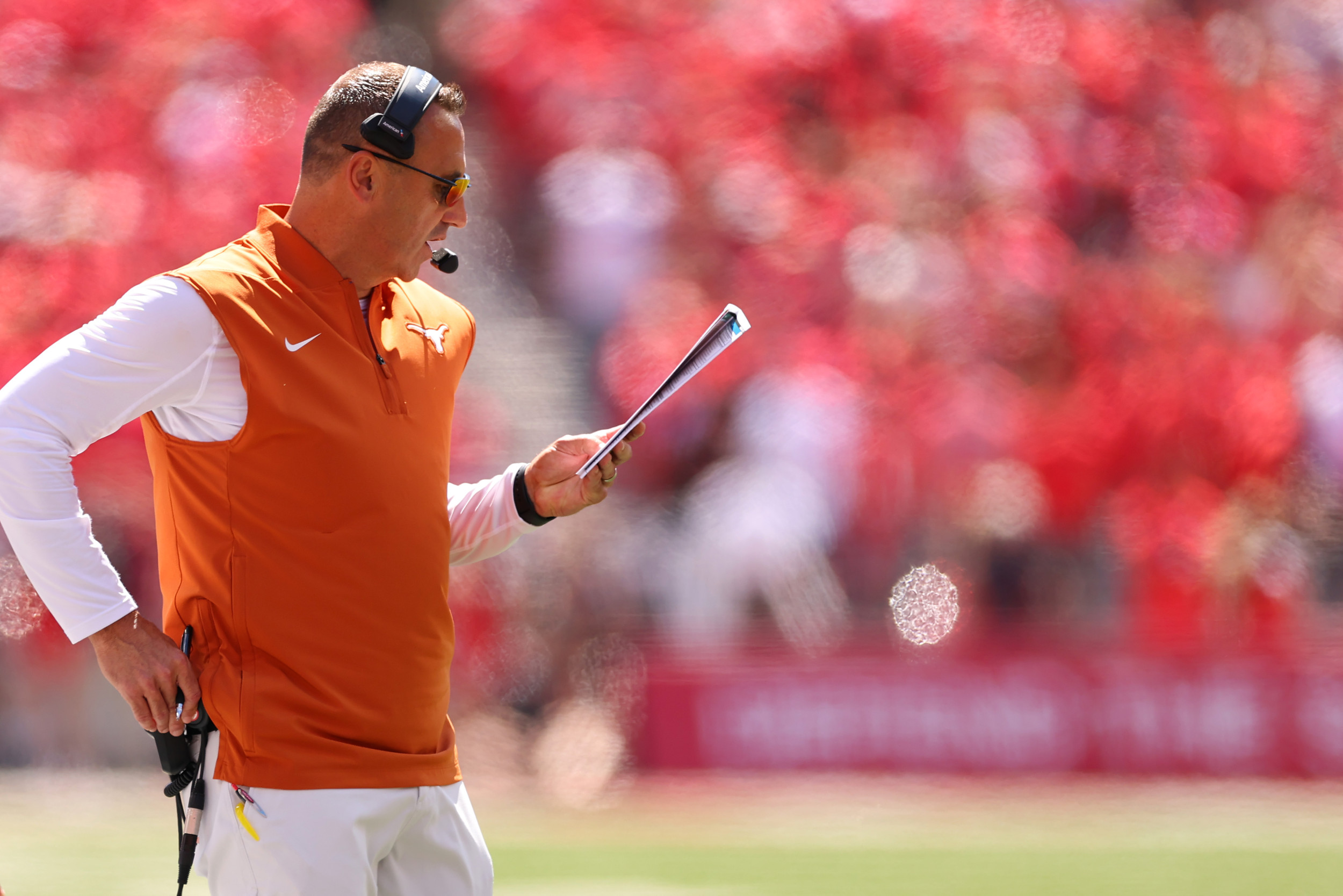Ohio State Defeats Top-Ranked Texas 14-7 in Defensive Season Opener