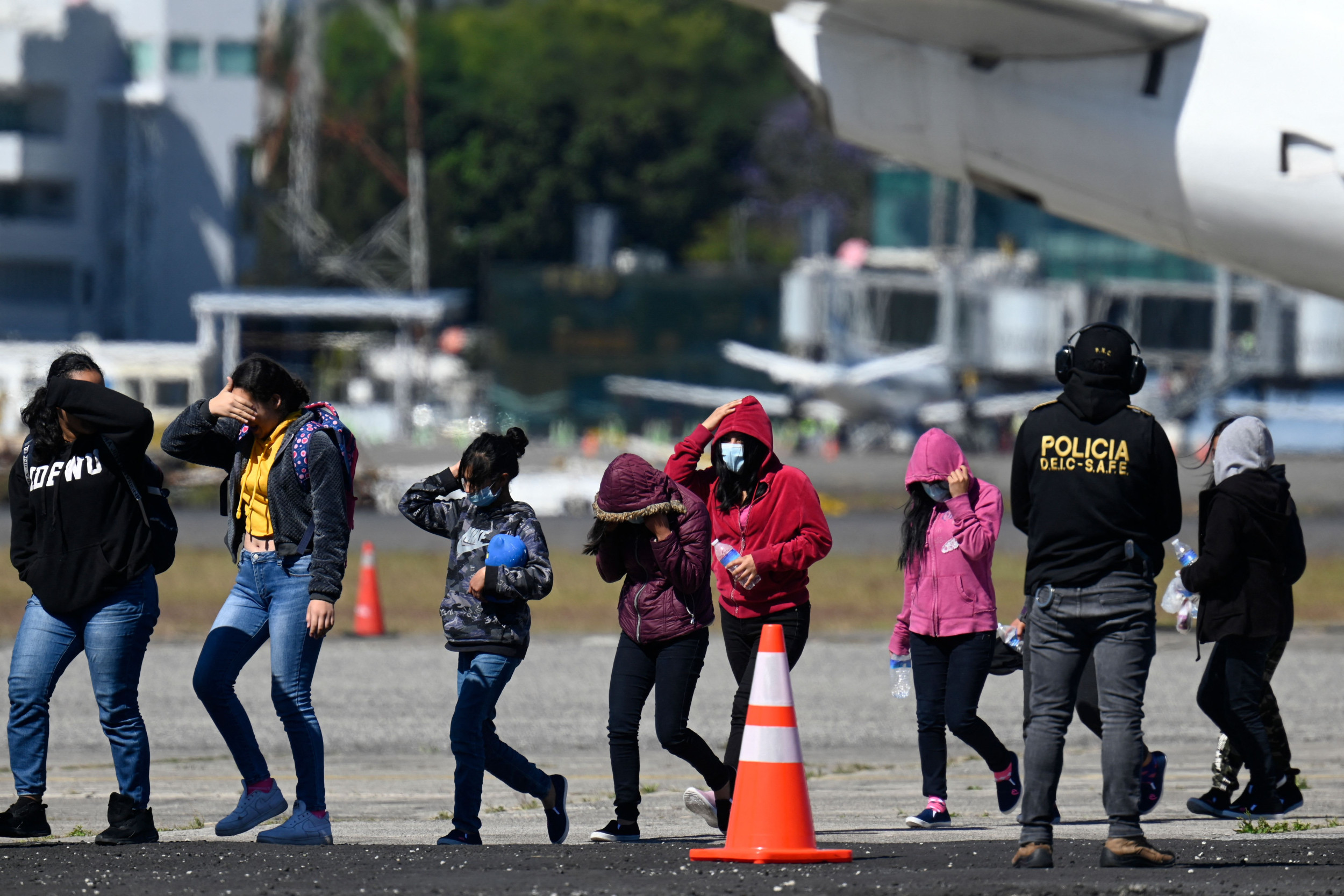 https://d.newsweek.com/en/full/2713220/unaccompanied-guatemalan-migrant-minors.jpg
