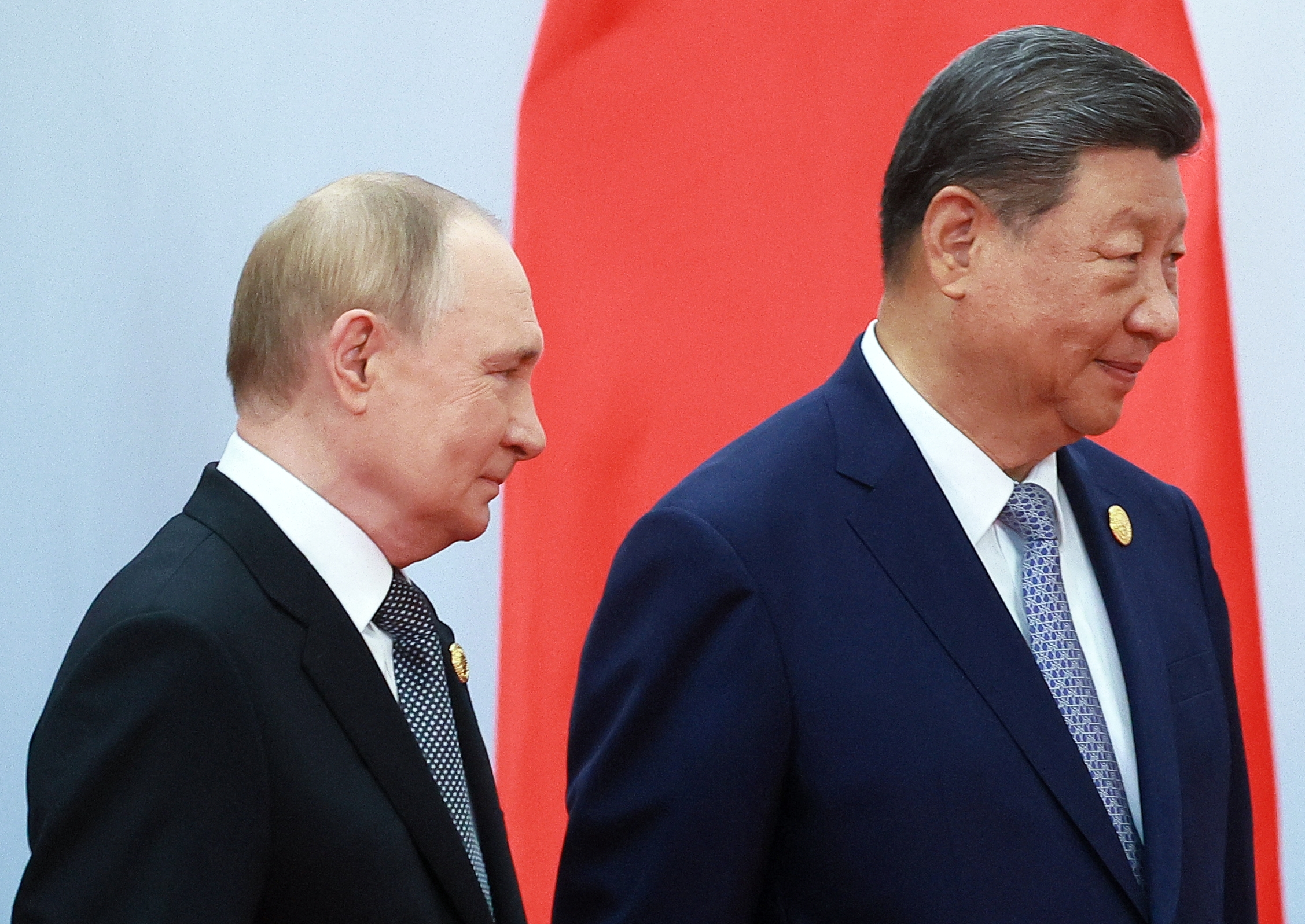 https://d.newsweek.com/en/full/2713918/putin-xi-2025-sco-summit.jpg