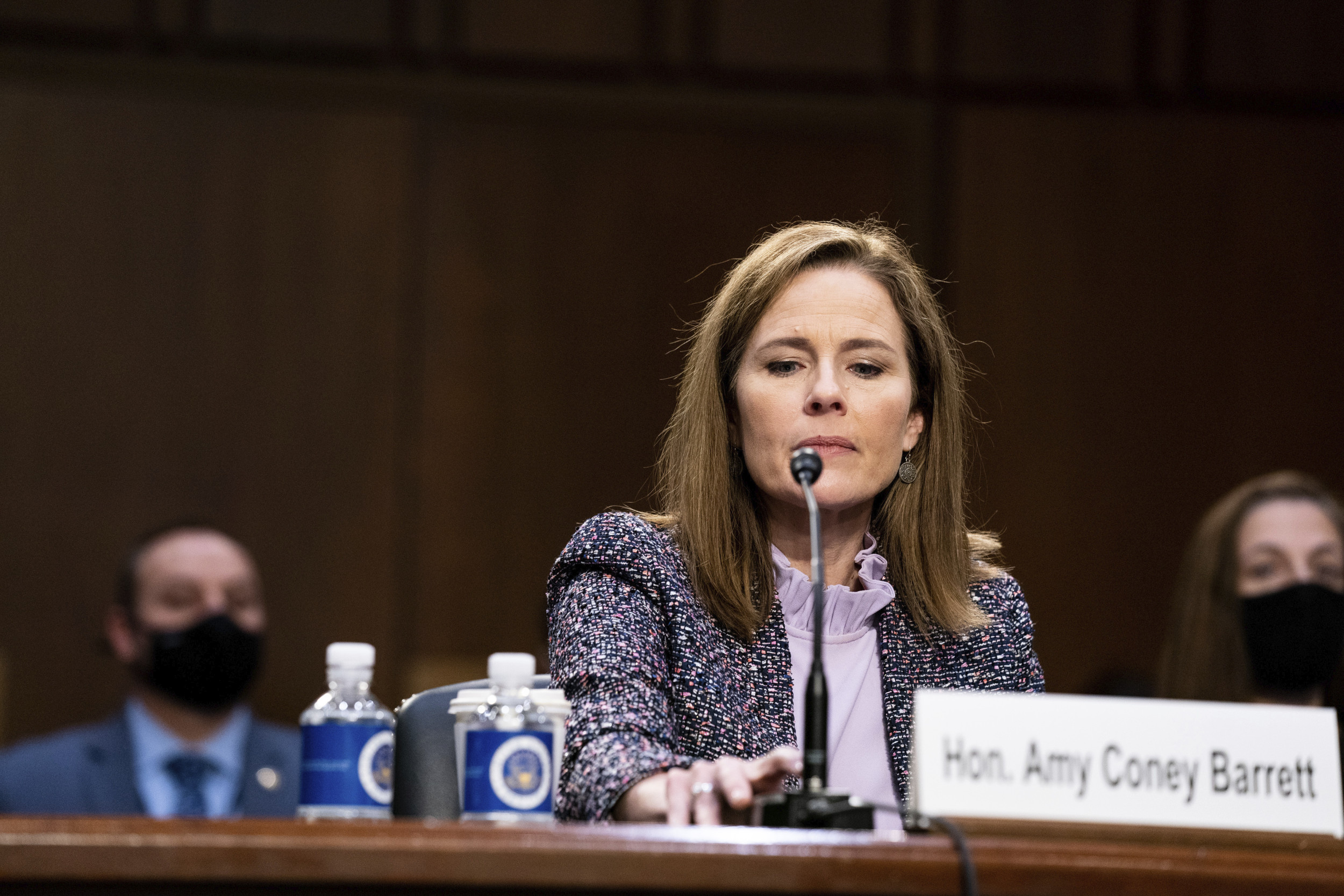 https://d.newsweek.com/en/full/2714488/amy-coney-barrett.jpg