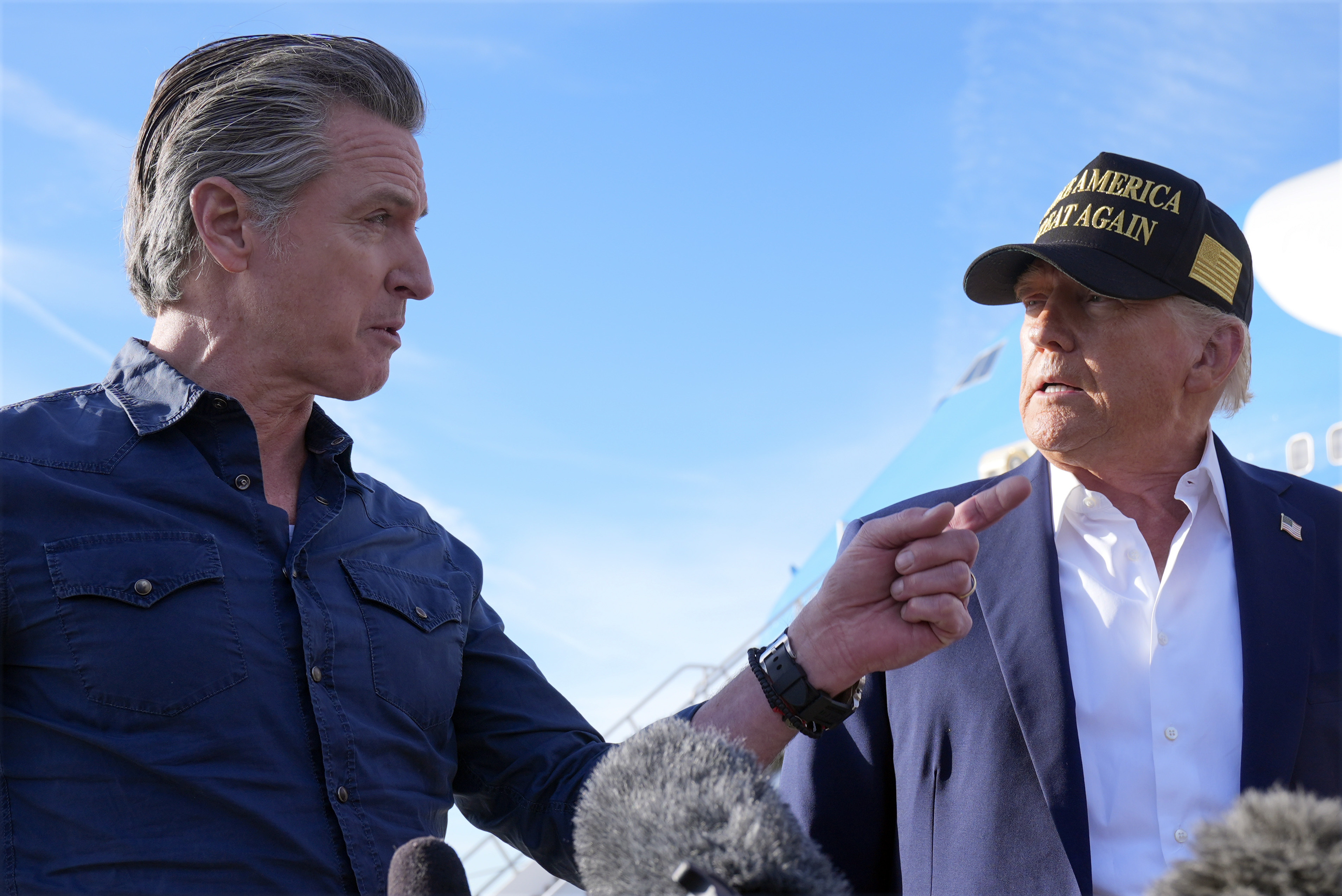 https://d.newsweek.com/en/full/2714639/gavin-newsom-trump.jpg