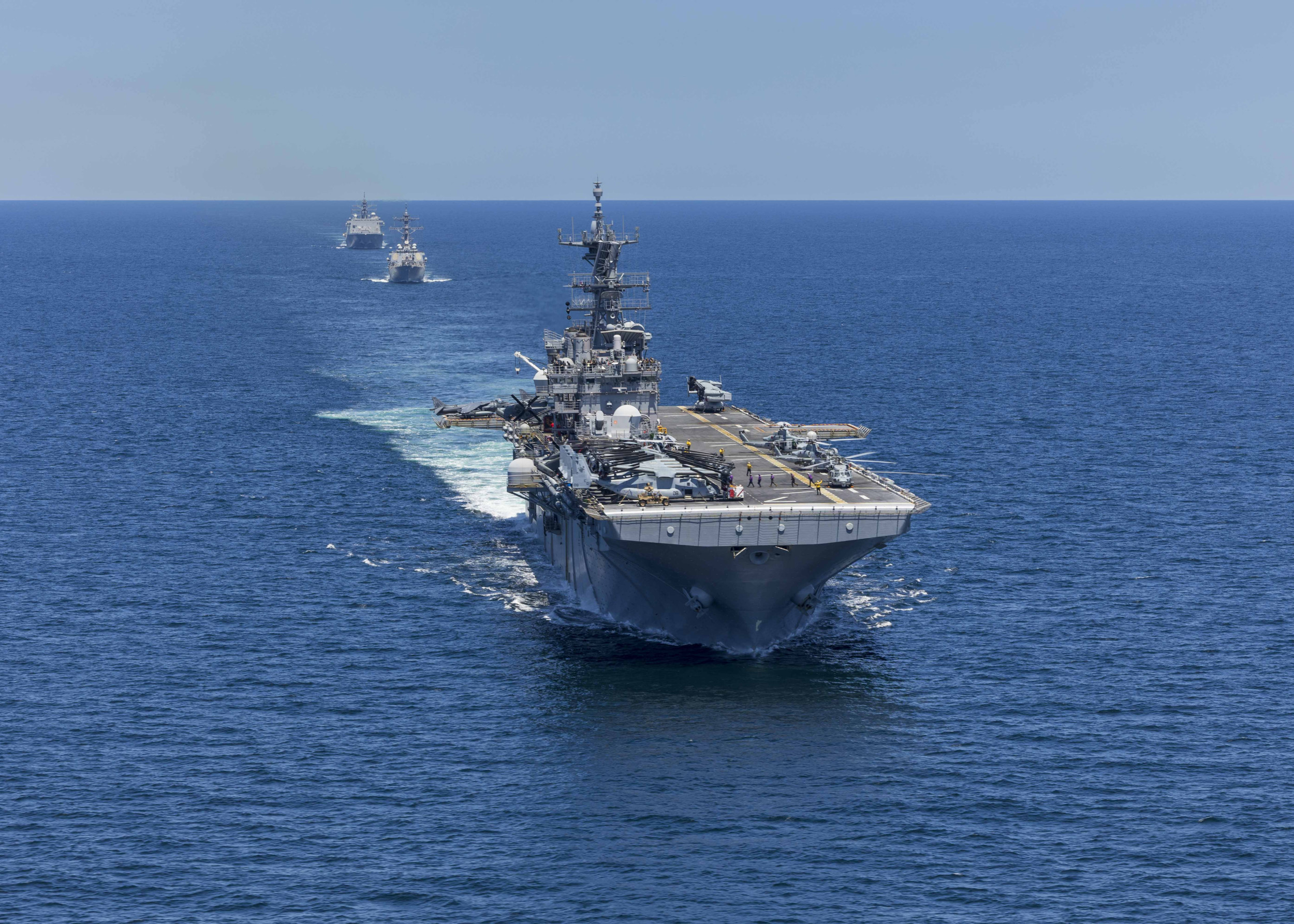 https://d.newsweek.com/en/full/2714895/trump-sends-us-navy-carribean-waters.jpg