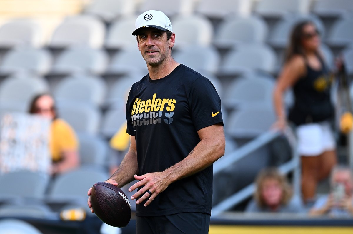 Jets Players Take No-So-Subtle Shots at Ex-Quarterback Aaron Rodgers - Newsweek