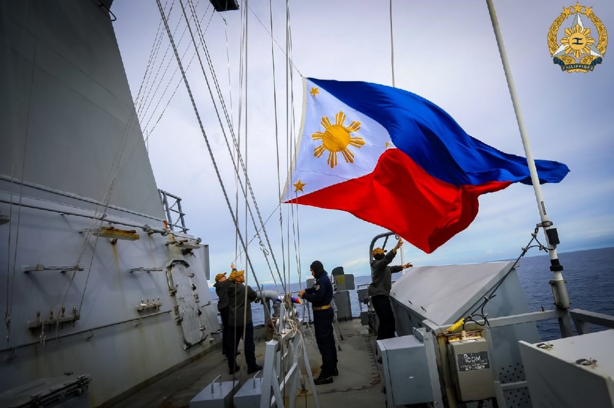 Chinese Warships Shadow US and Allies in South China Sea: Official
