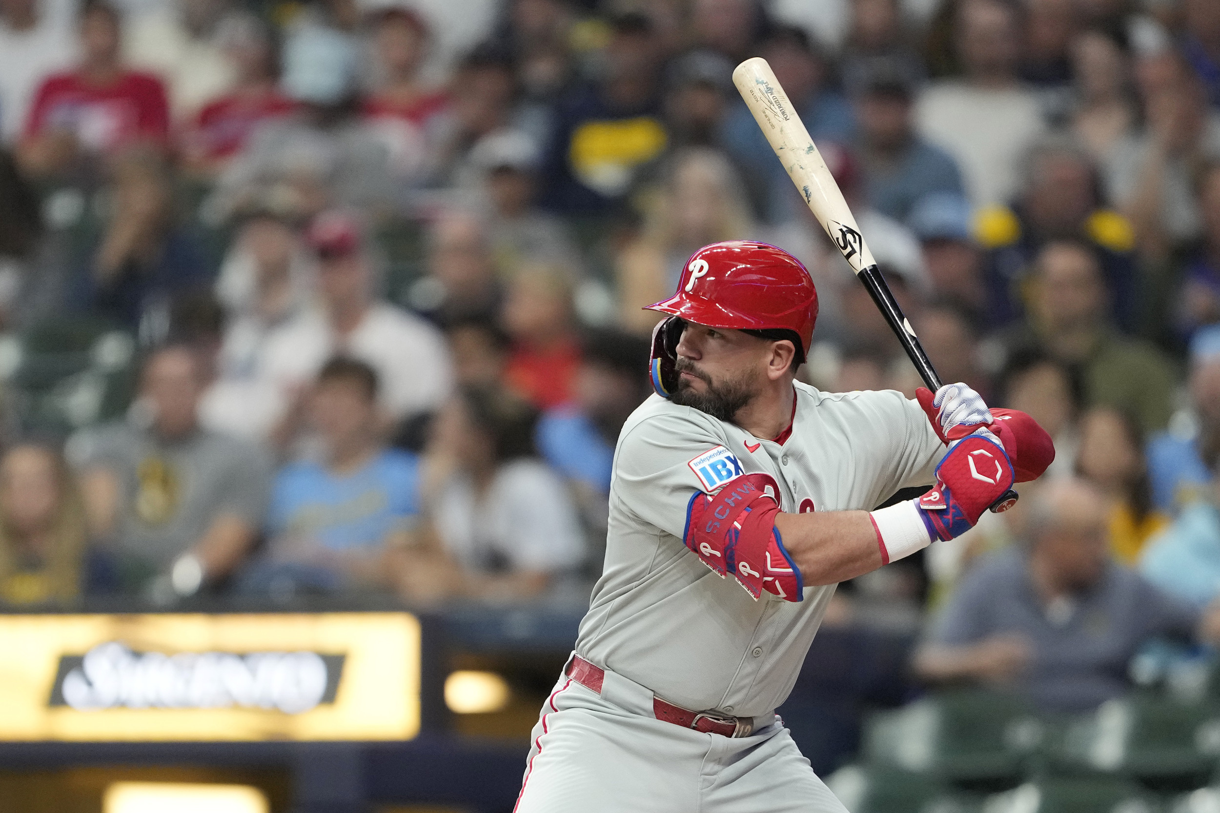 Phillies Seek To Retain Star Kyle Schwarber Amid Strong Free Agent Market