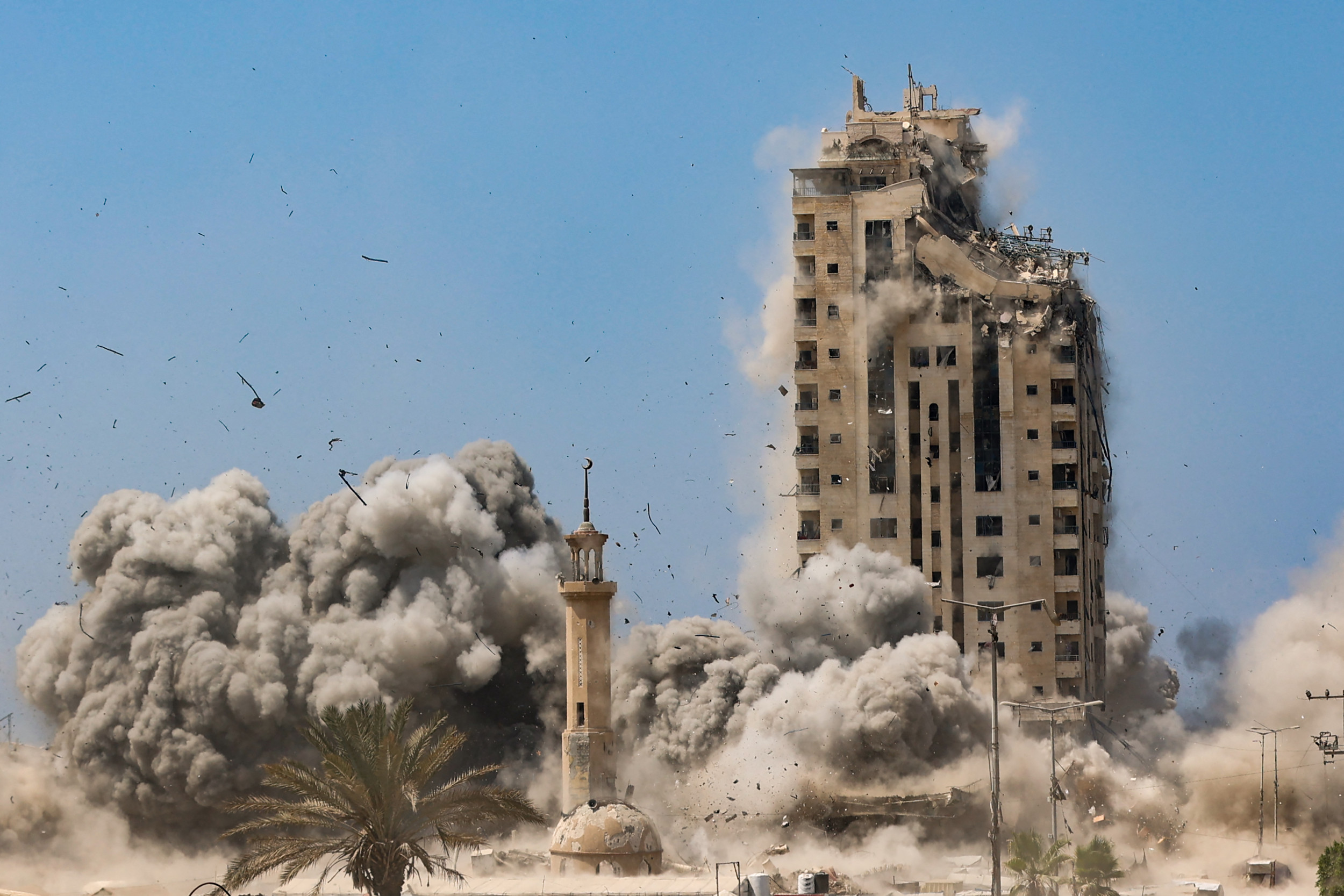 https://d.newsweek.com/en/full/2716715/israel-strike-gaza.jpg