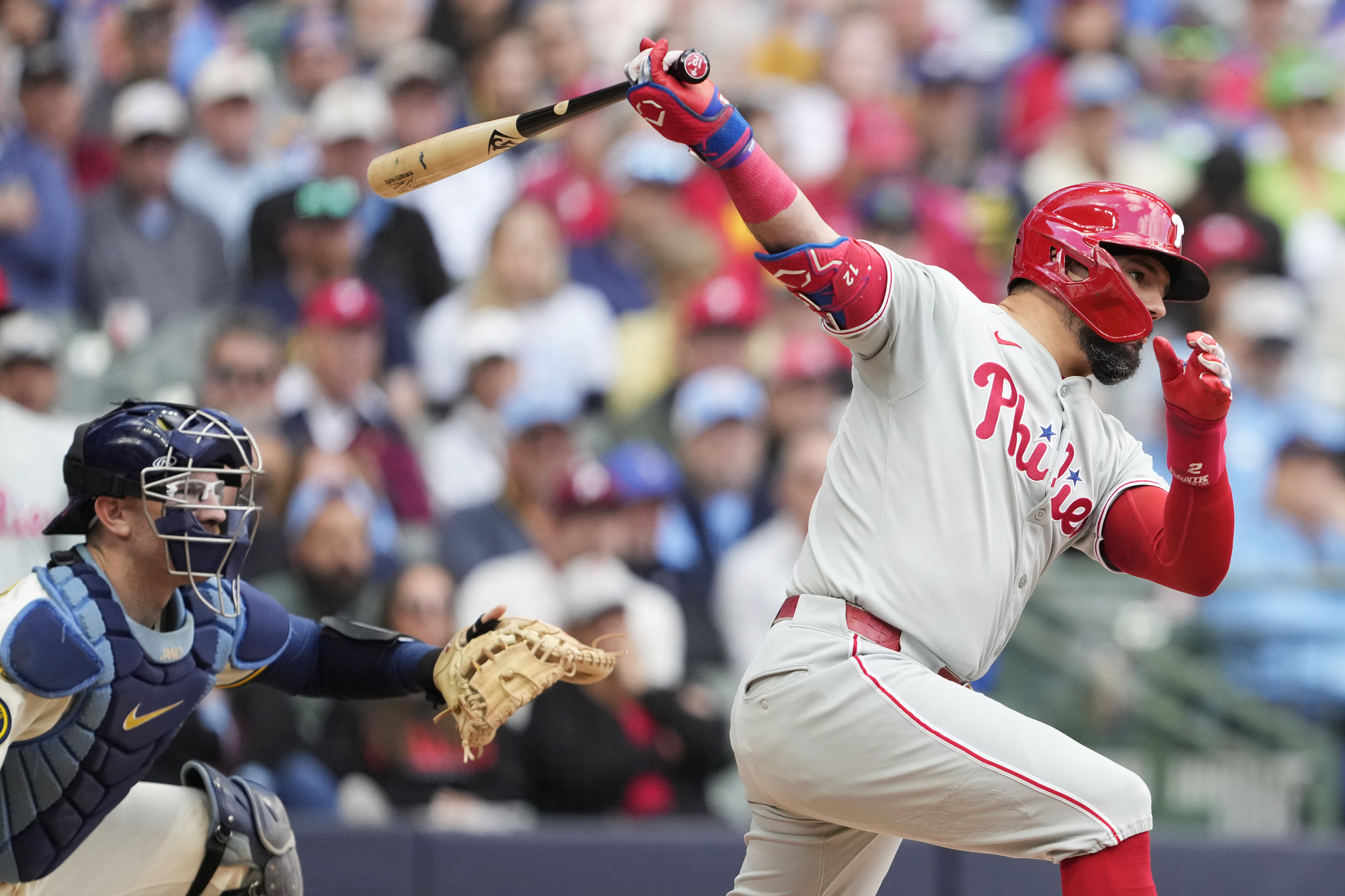 Phillies Seek To Retain Kyle Schwarber Amid Free Agency Bidding War