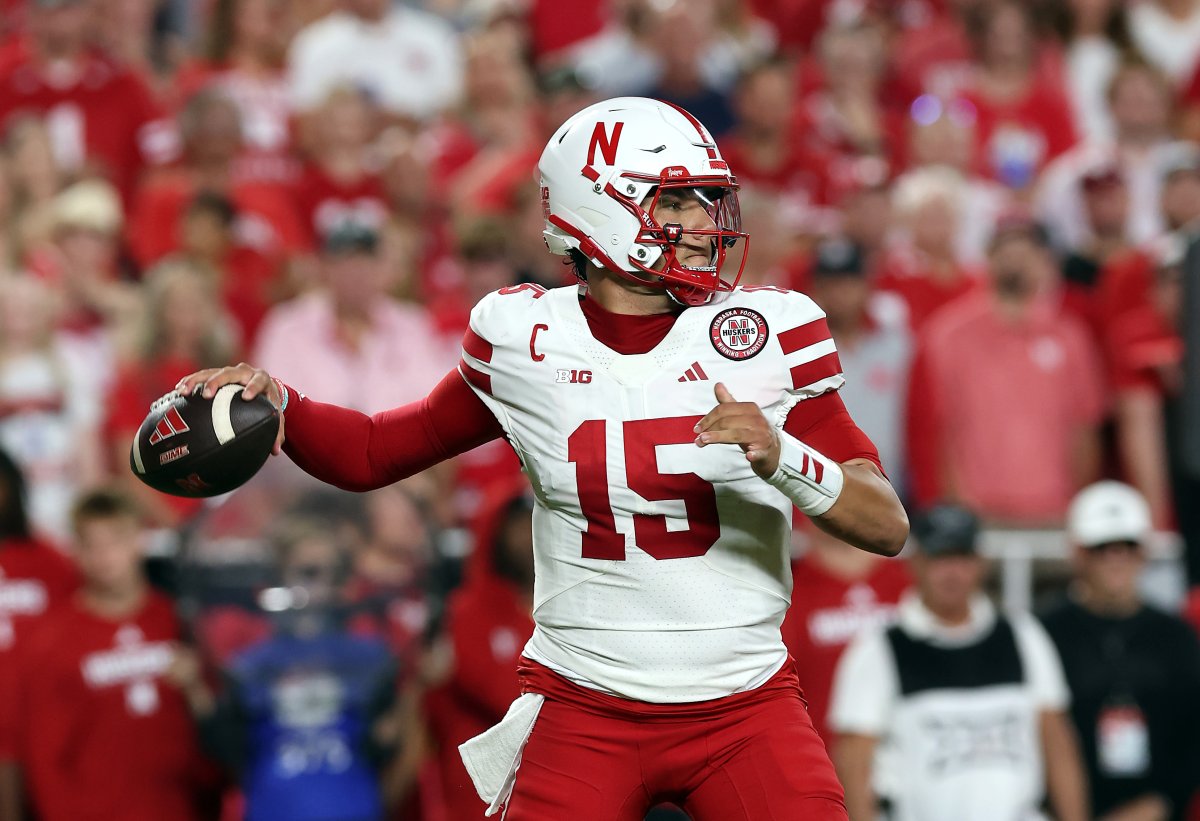 Quarterback Dylan Raiola