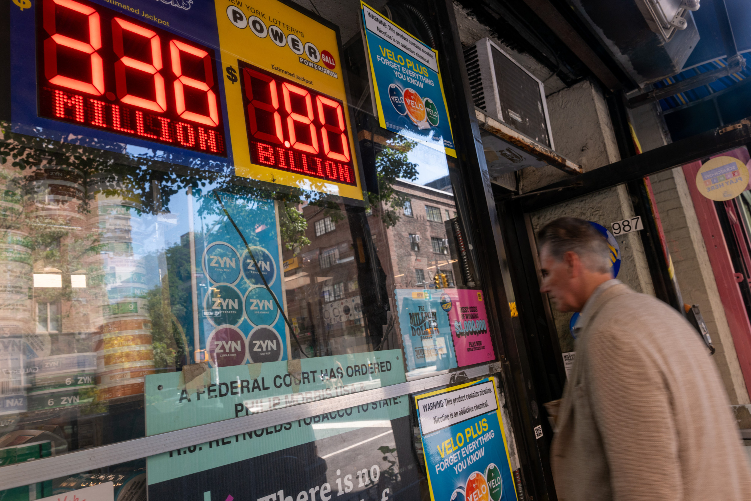 https://d.newsweek.com/en/full/2717484/powerball.jpg