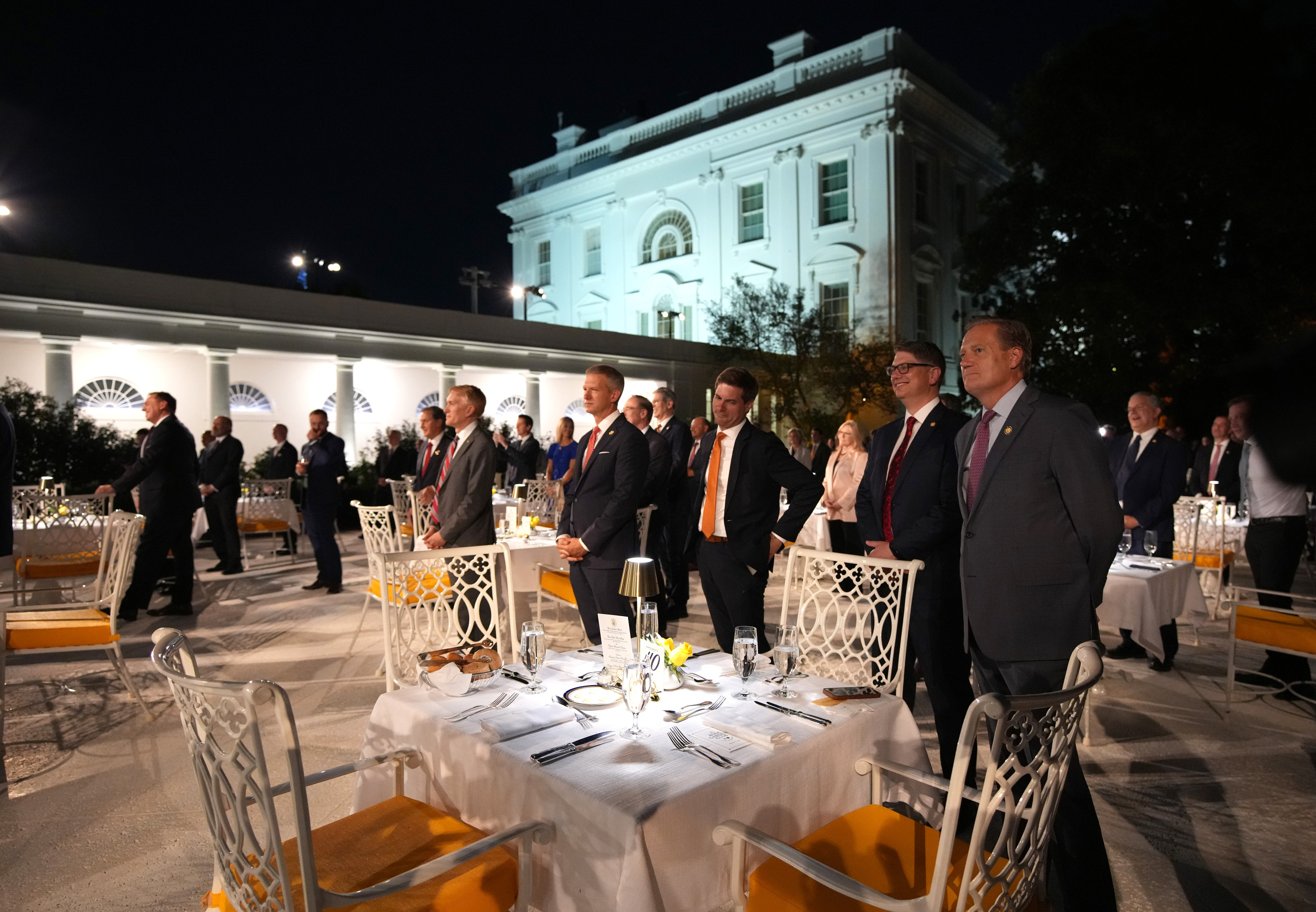 https://d.newsweek.com/en/full/2717979/members-congress-stand.jpg