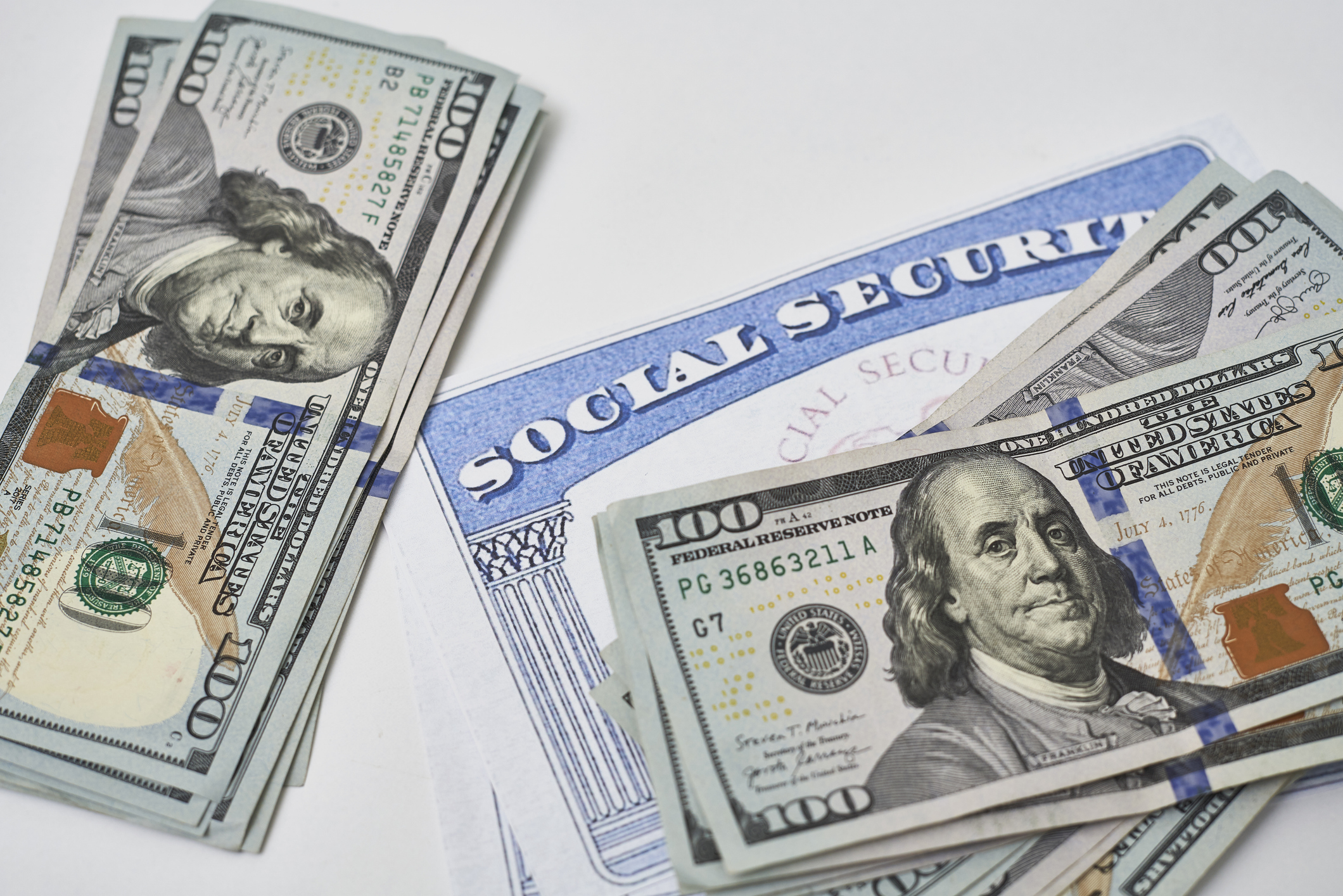 https://d.newsweek.com/en/full/2717992/social-security.jpg
