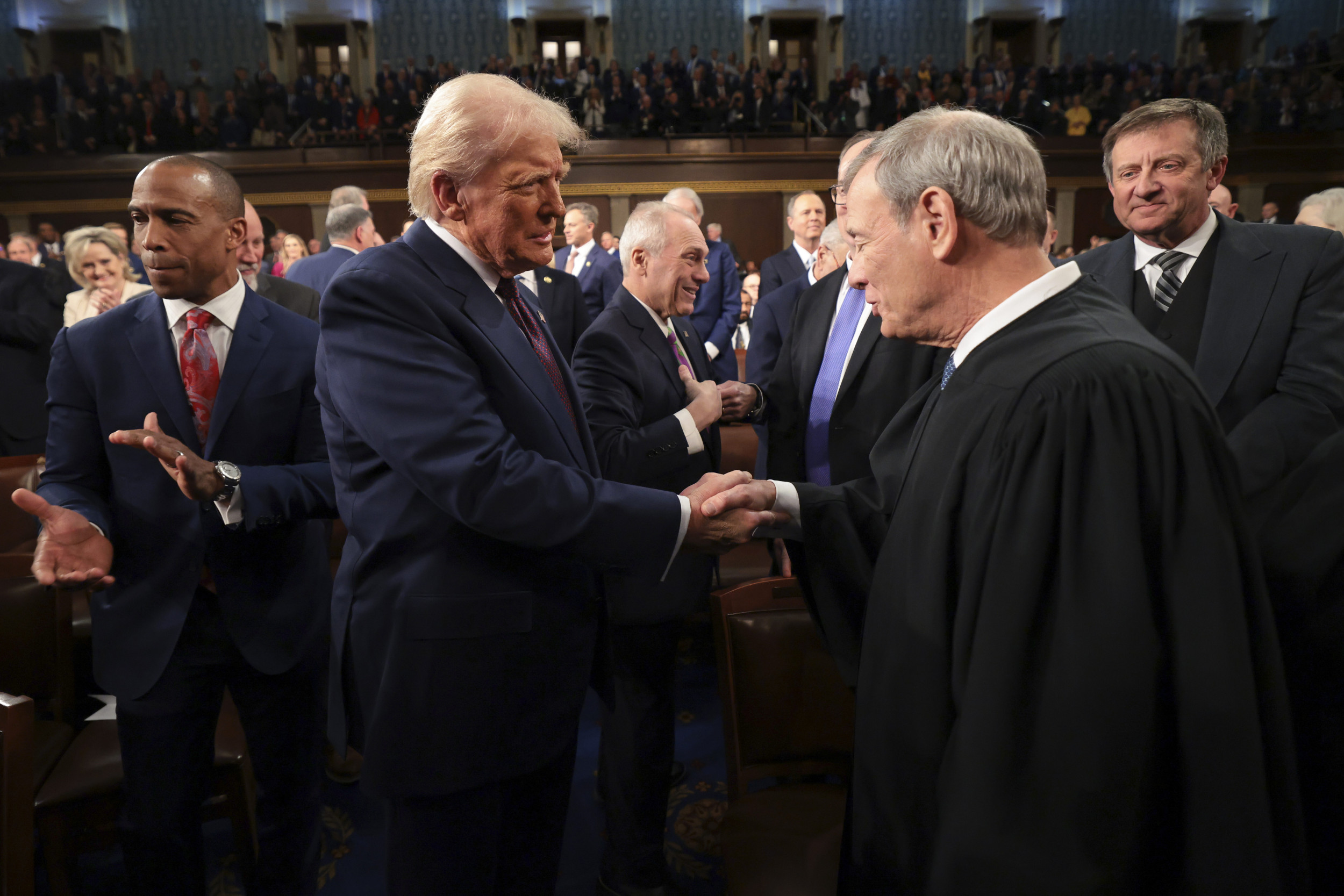 https://d.newsweek.com/en/full/2718174/trump-roberts.jpg