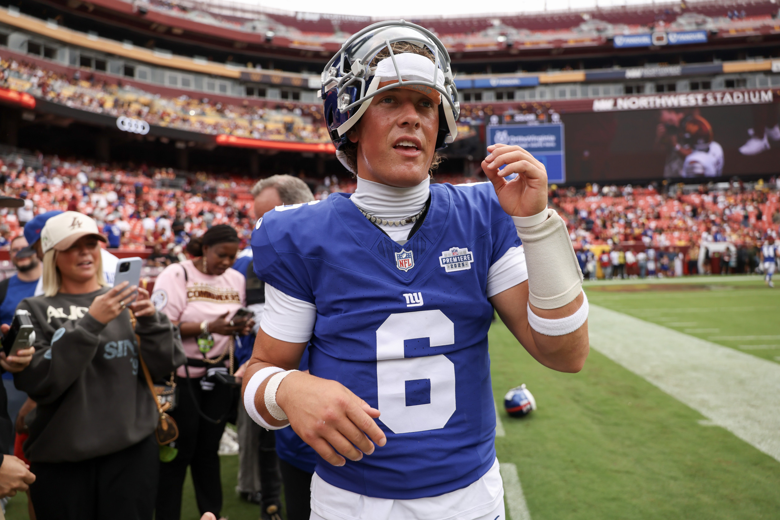 Giants Waiting on One Thing Before Unleashing Jaxson Dart, Insider Says Giants Waiting on One Thing Before Unleashing Jaxson Dart, Insider Says