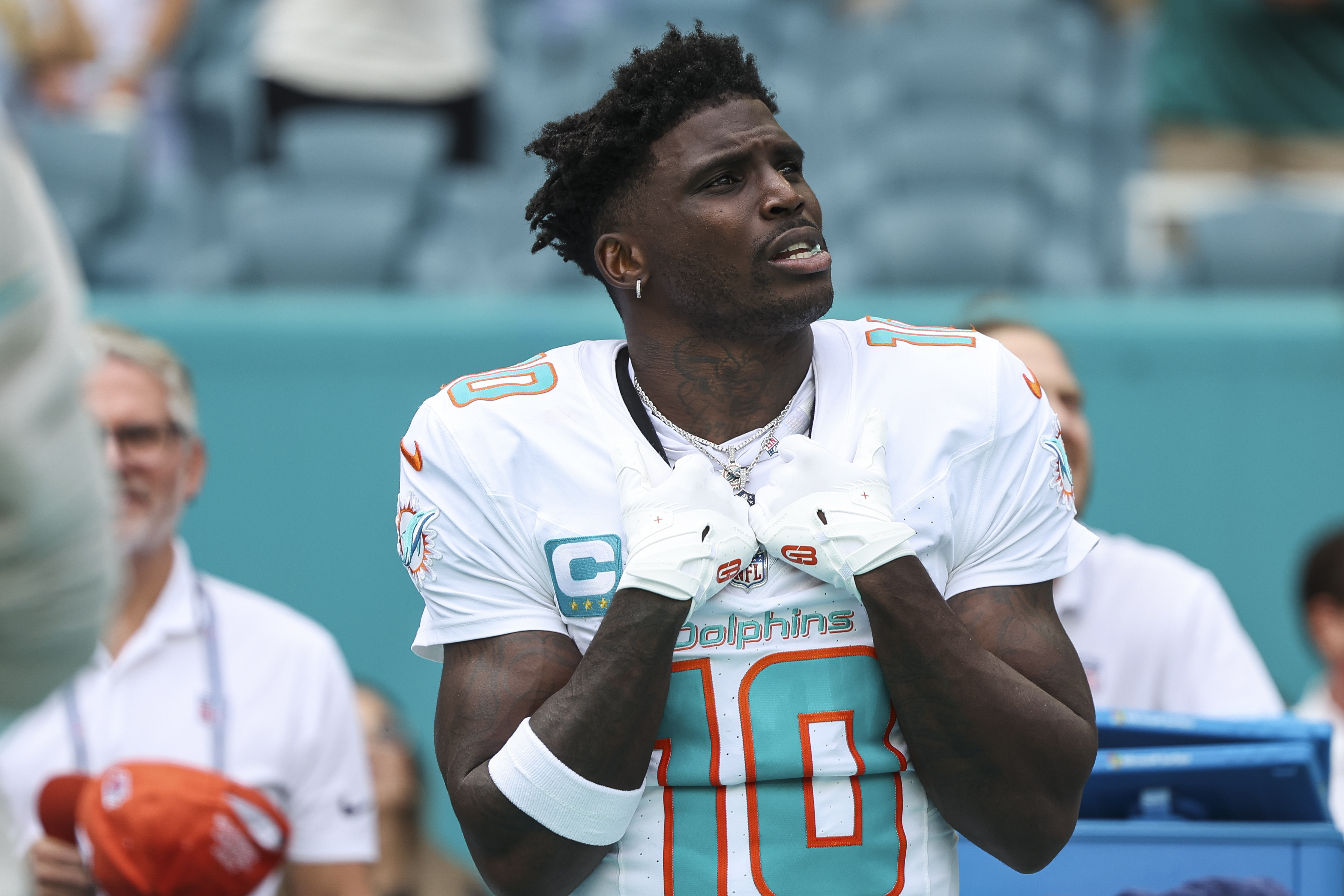 Steelers, Chiefs Reportedly Seek Trade for Dolphins WR Tyreek Hill