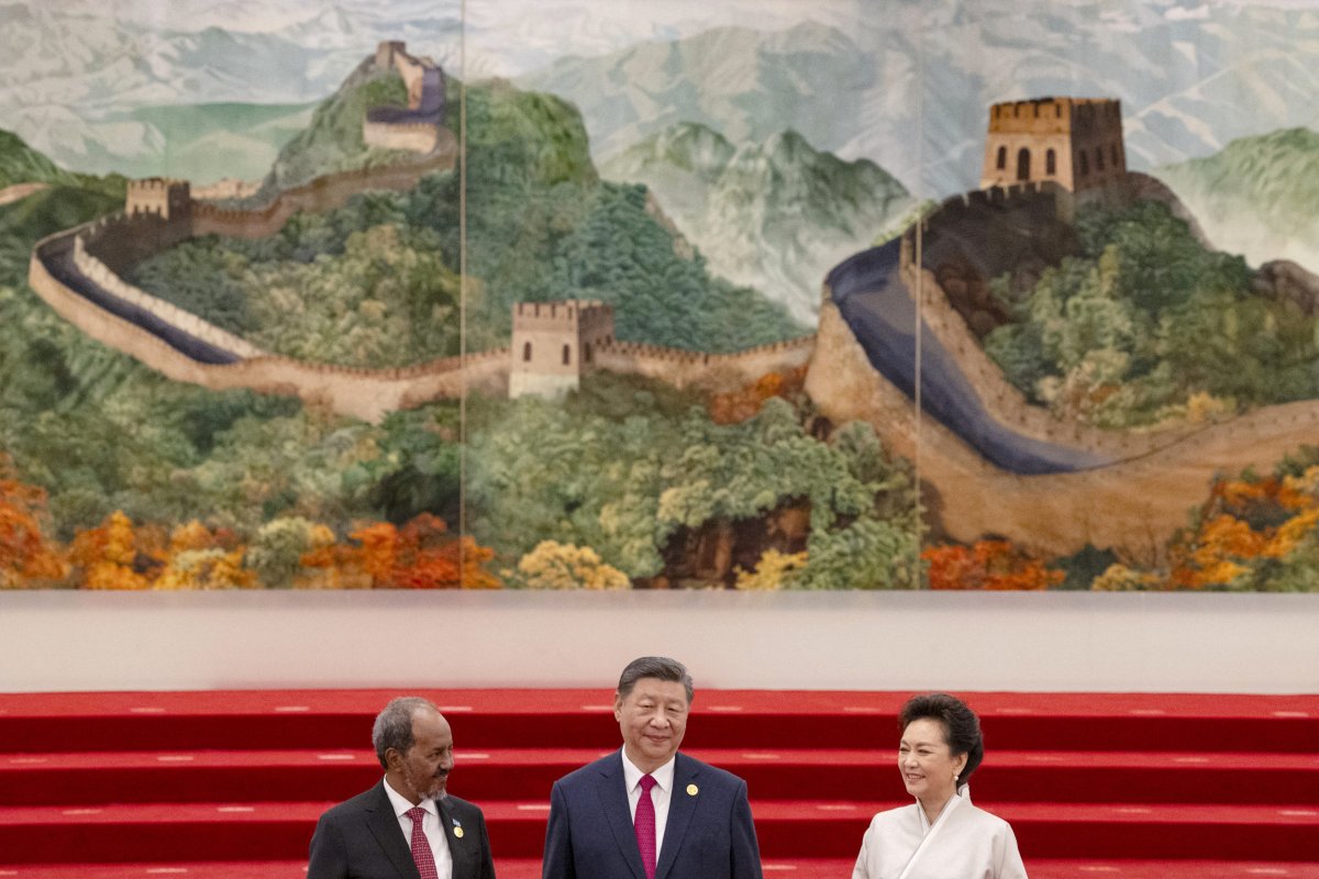 Somalia President visits China