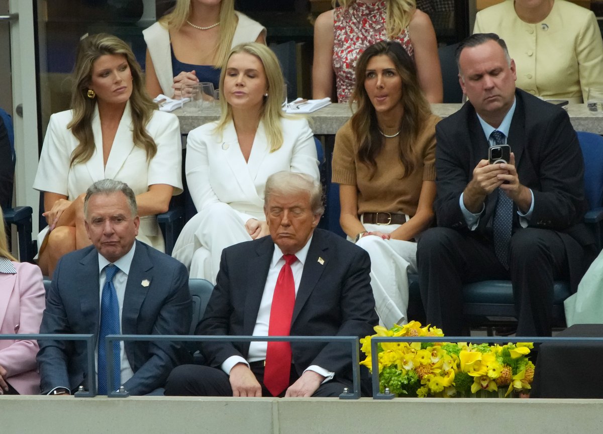 Trump eyes closed final