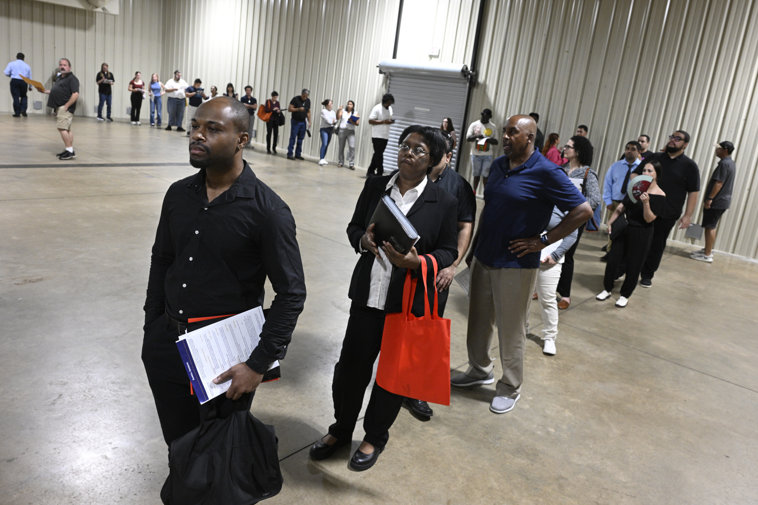 https://d.newsweek.com/en/full/2719068/job-fair.jpg