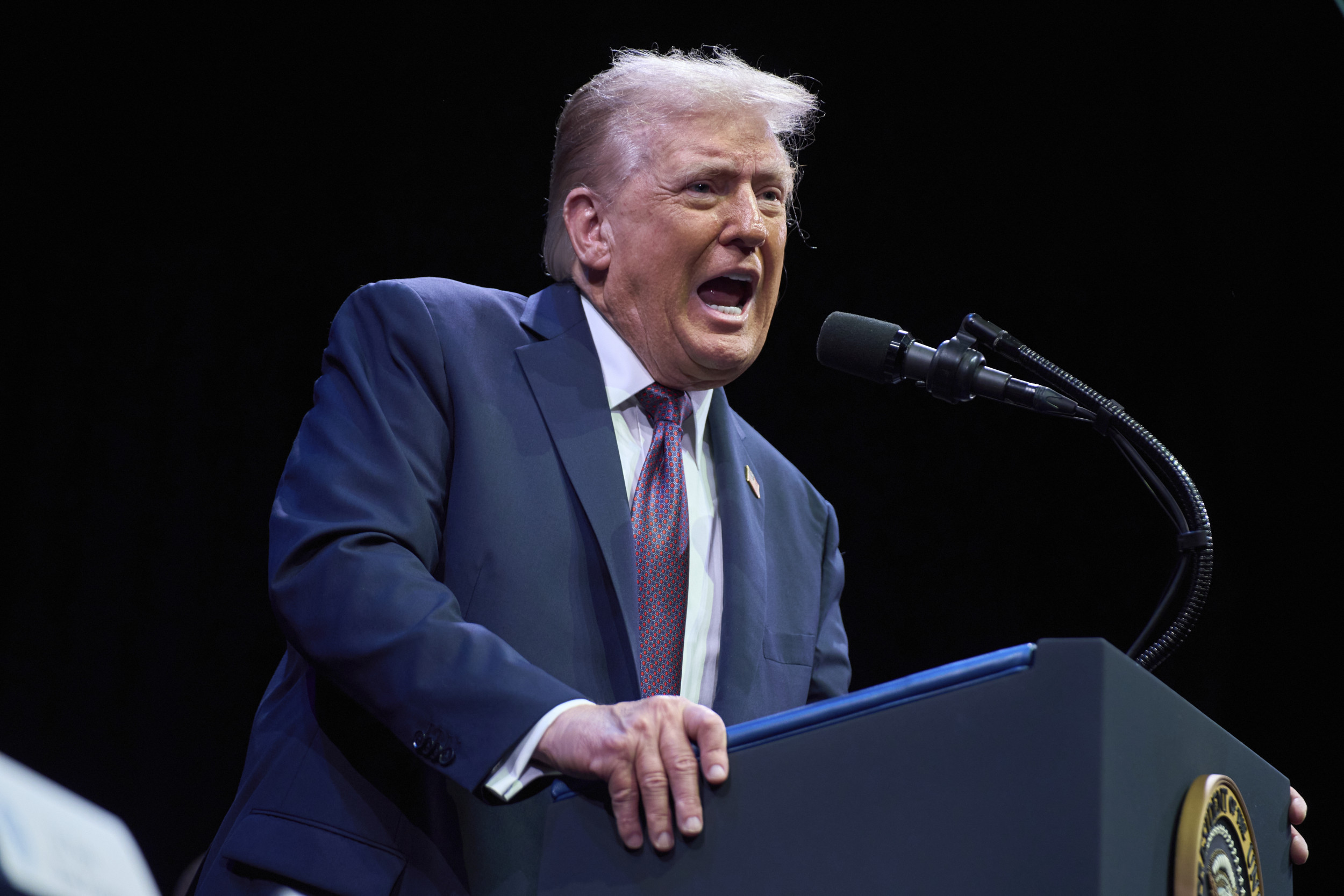 Trump hands down new demand for Republicans amid redistricting battle