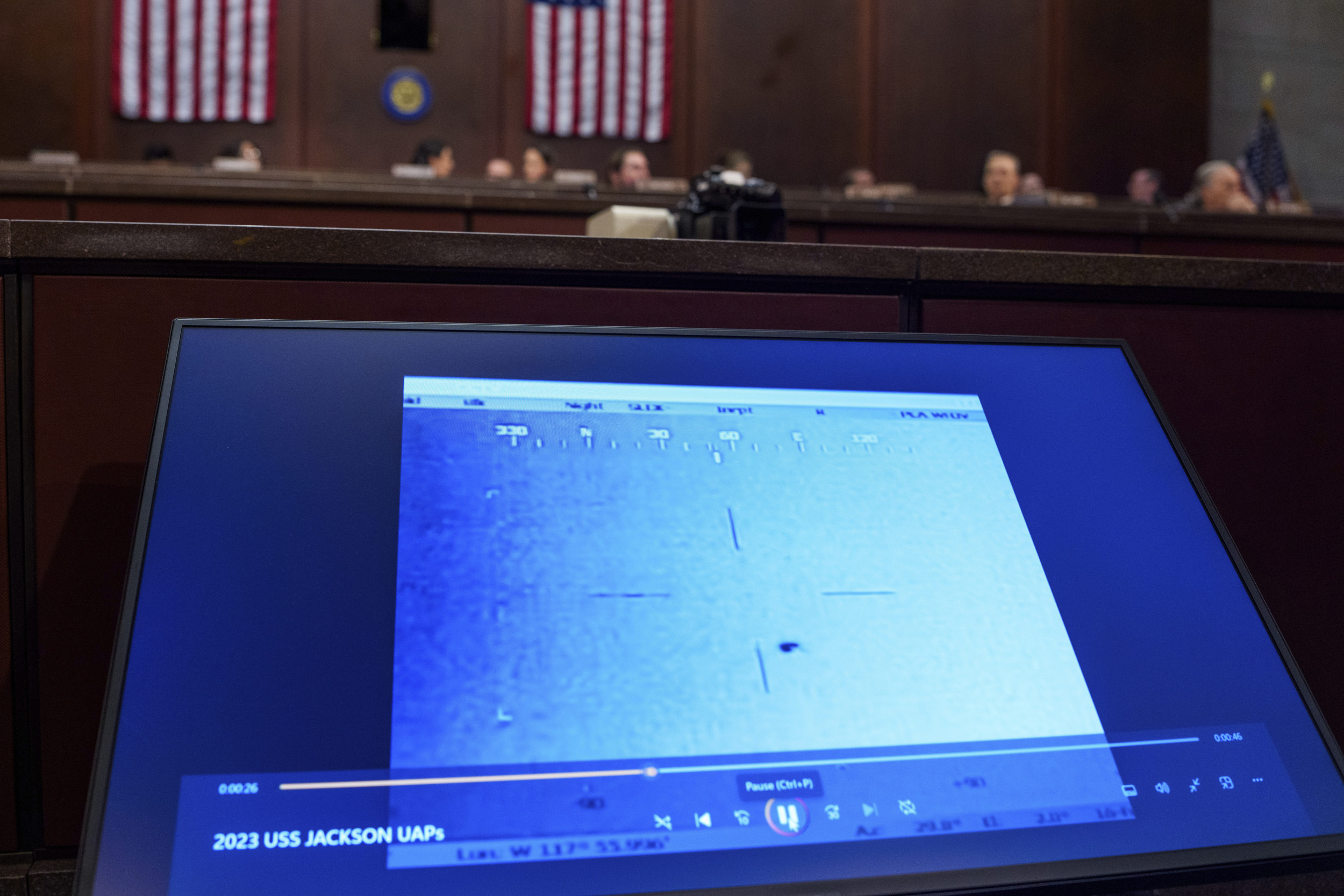 https://d.newsweek.com/en/full/2719408/uap-hearing-sept-2025.jpg