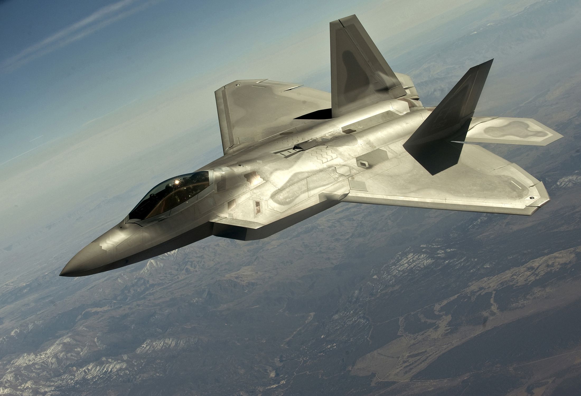 Американские истребители. Lockheed Martin f-22 Raptor. F22 Raptor и su57. Скоростью Lockheed Martin f-22a Raptor. FGFA истребитель.