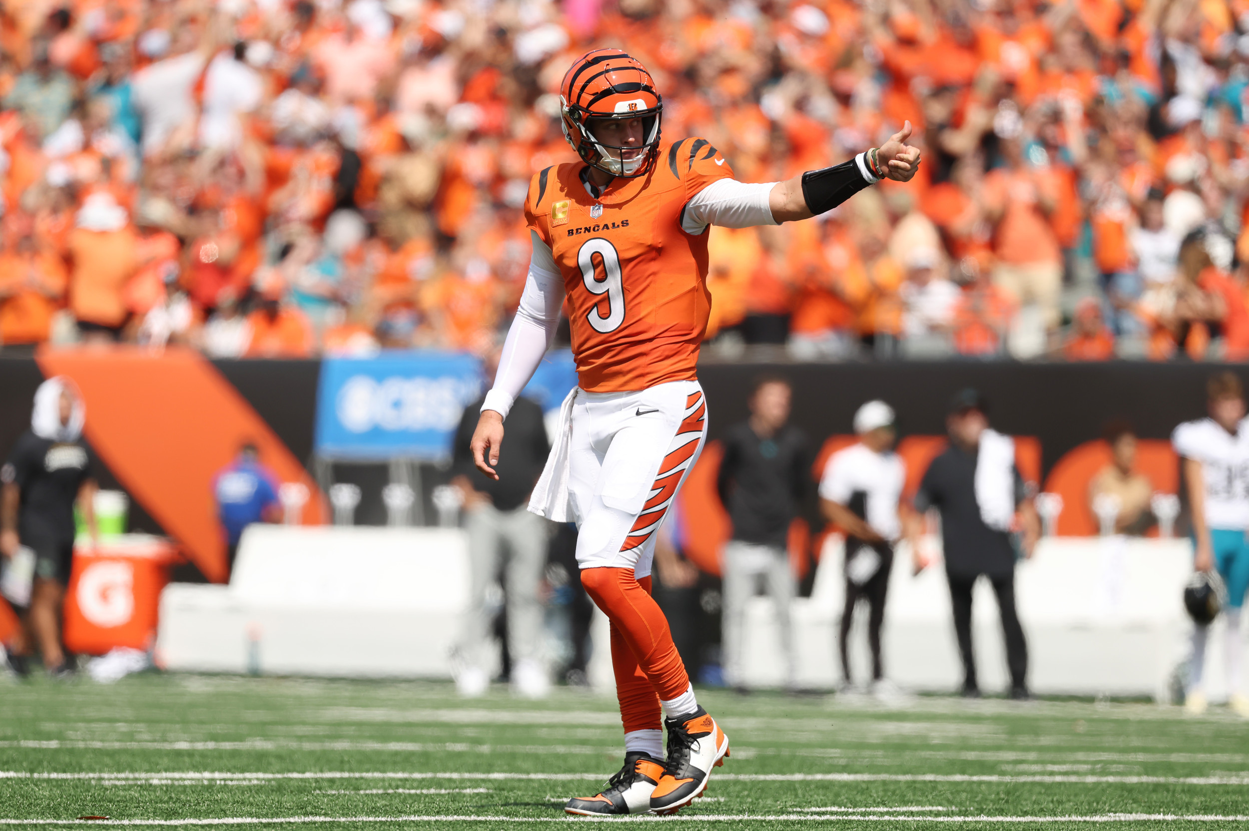Bengals QB Joe Burrow Leaves Game With Ankle Injury