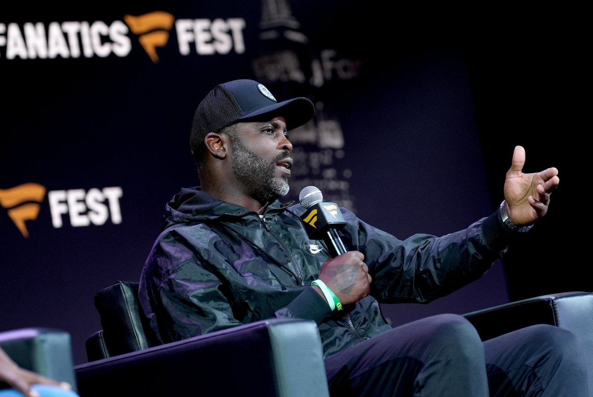 Michael Vick Dismisses Rumors of Virginia Tech Coaching Reunion