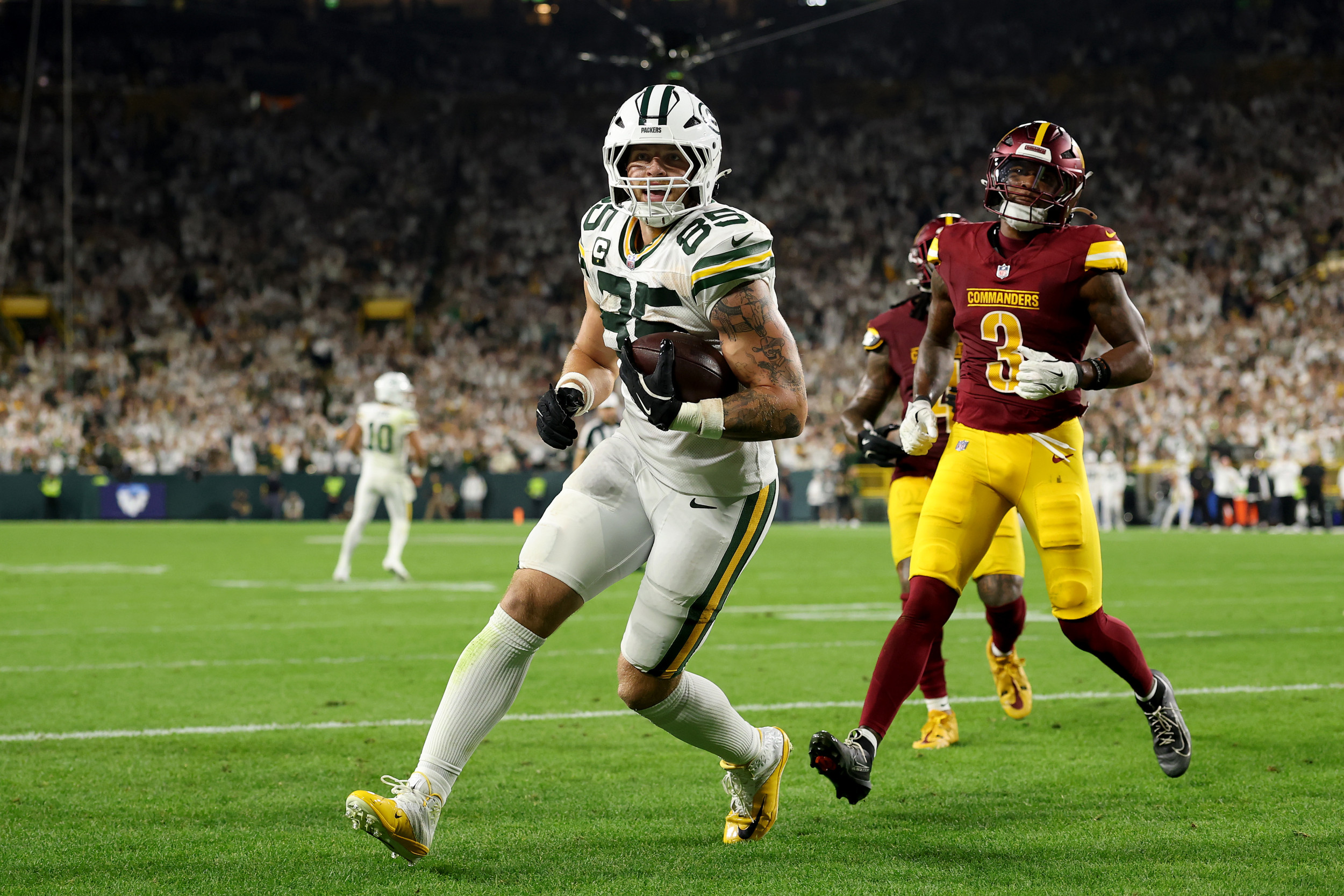 Packers Coach LaFleur Reports Uncertain Status for Injured TE Tucker Kraft Ahead of Browns Game