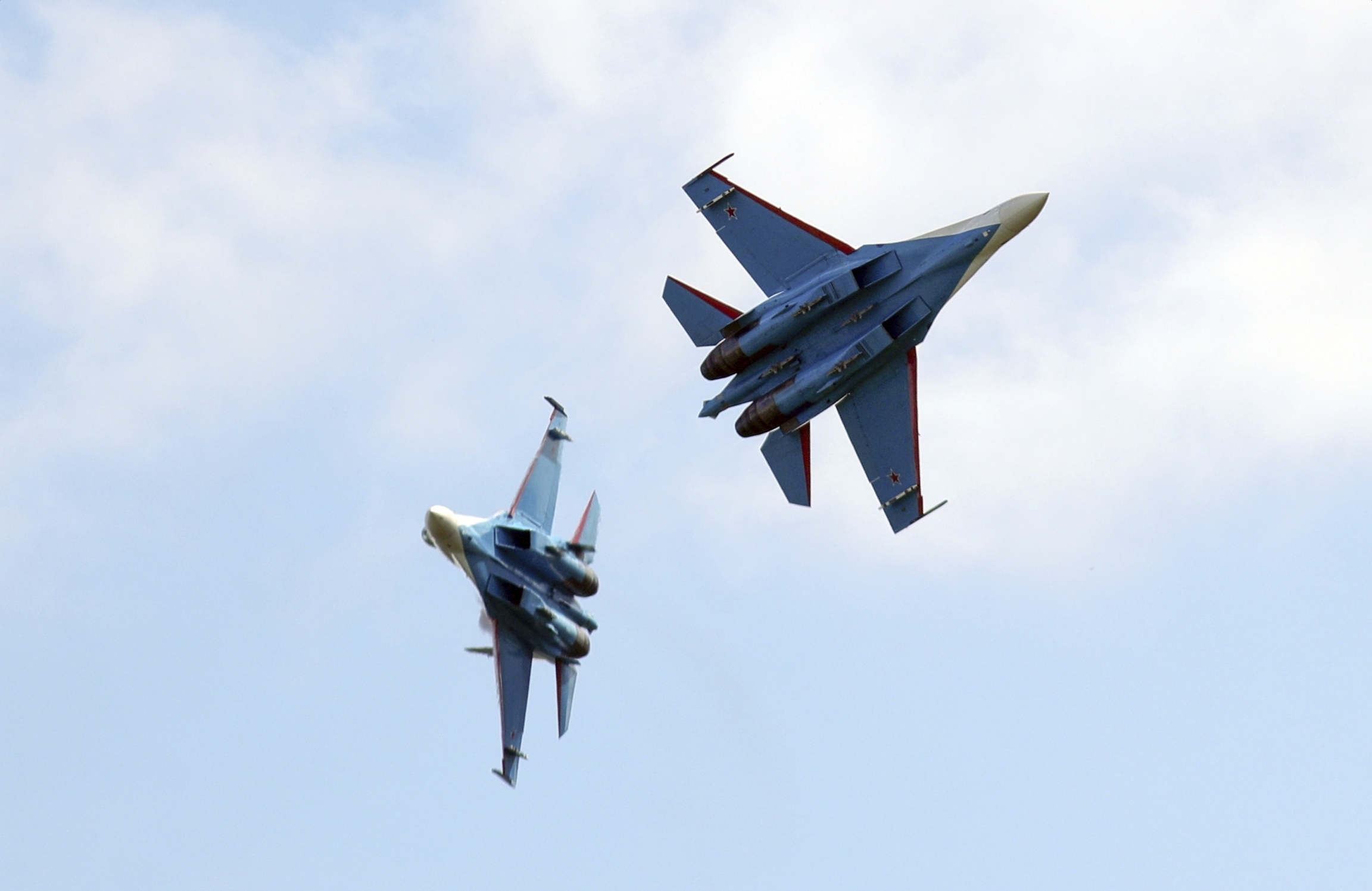 Russian fighter jets violate NATO oil platform "safety zone"