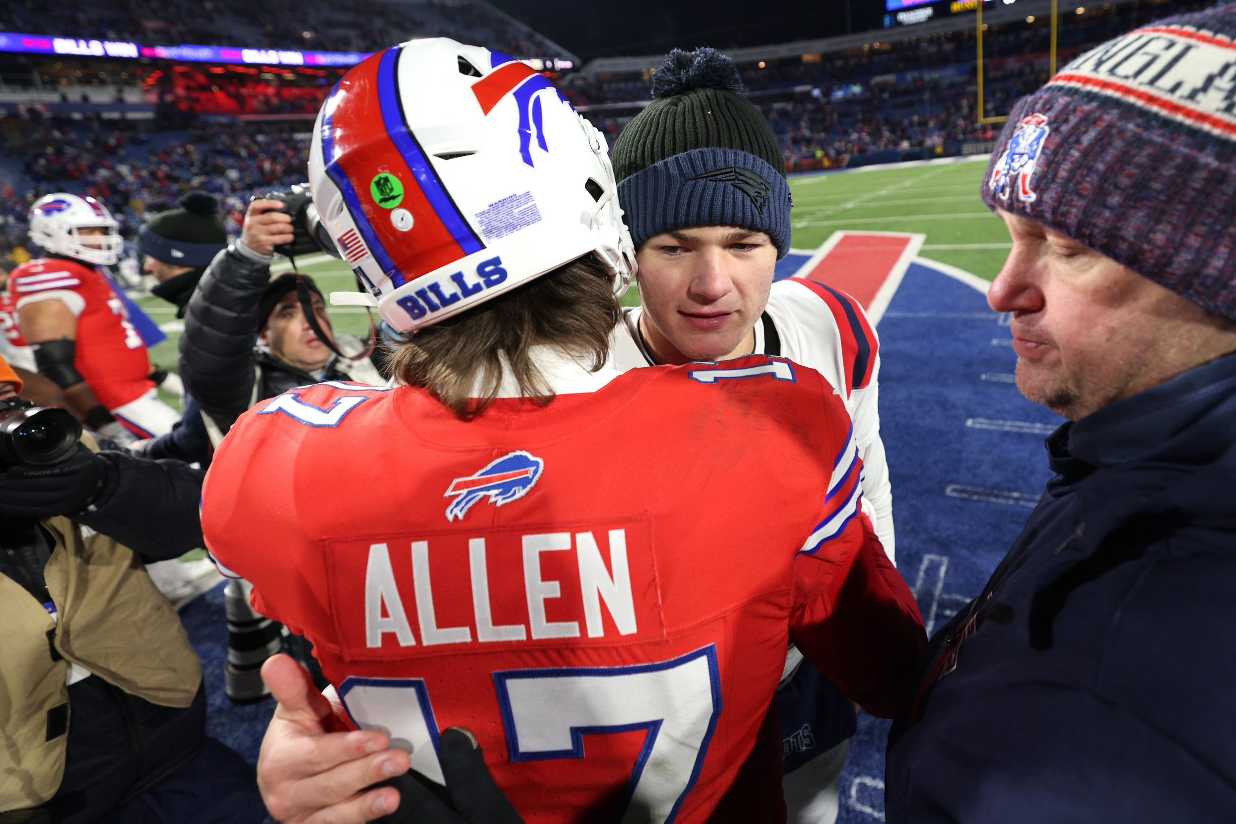 Bills Josh Allen Doesnt Hold Back on Drake Maye