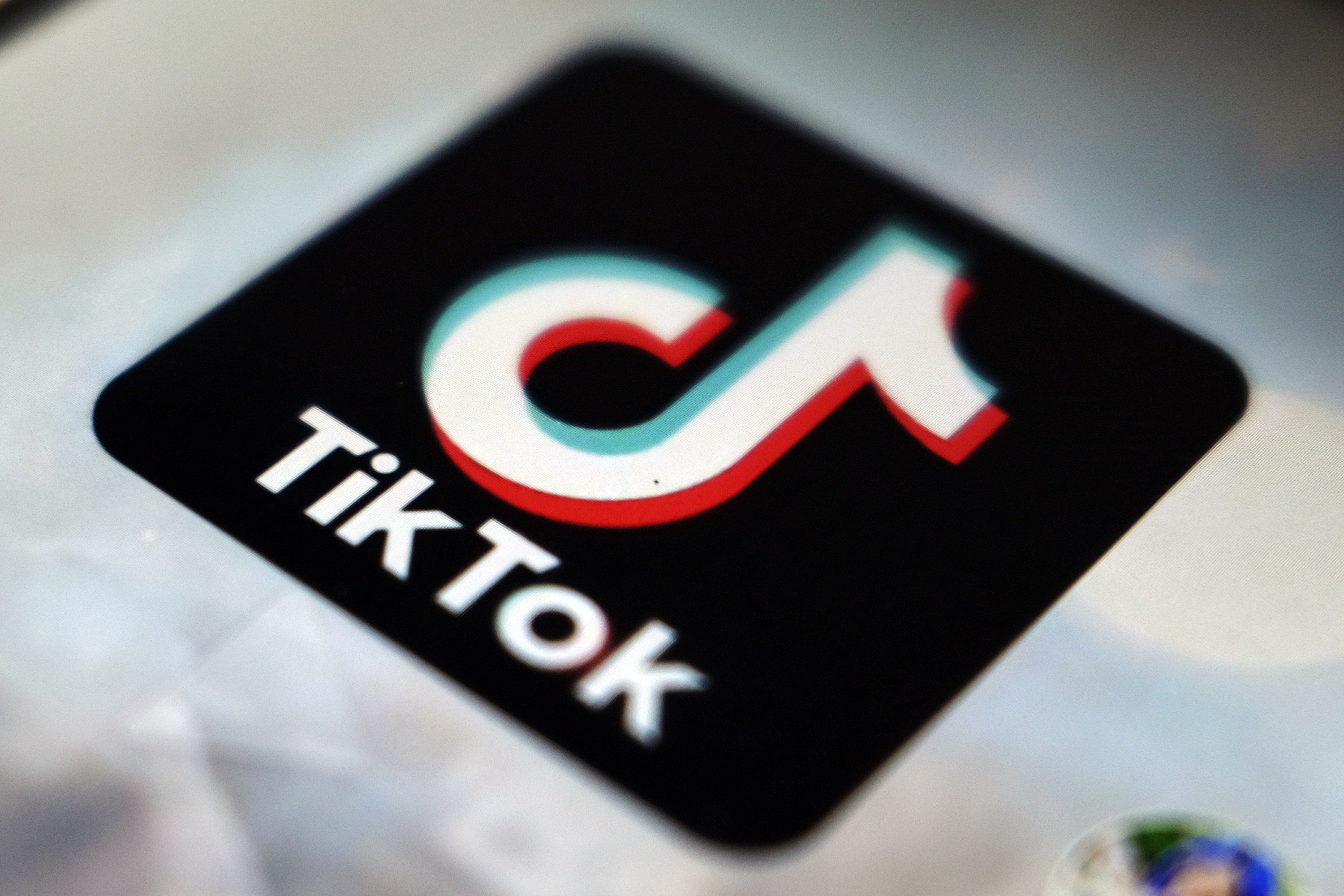 White House Says Latest TikTok Deal Would Guarantee US Control