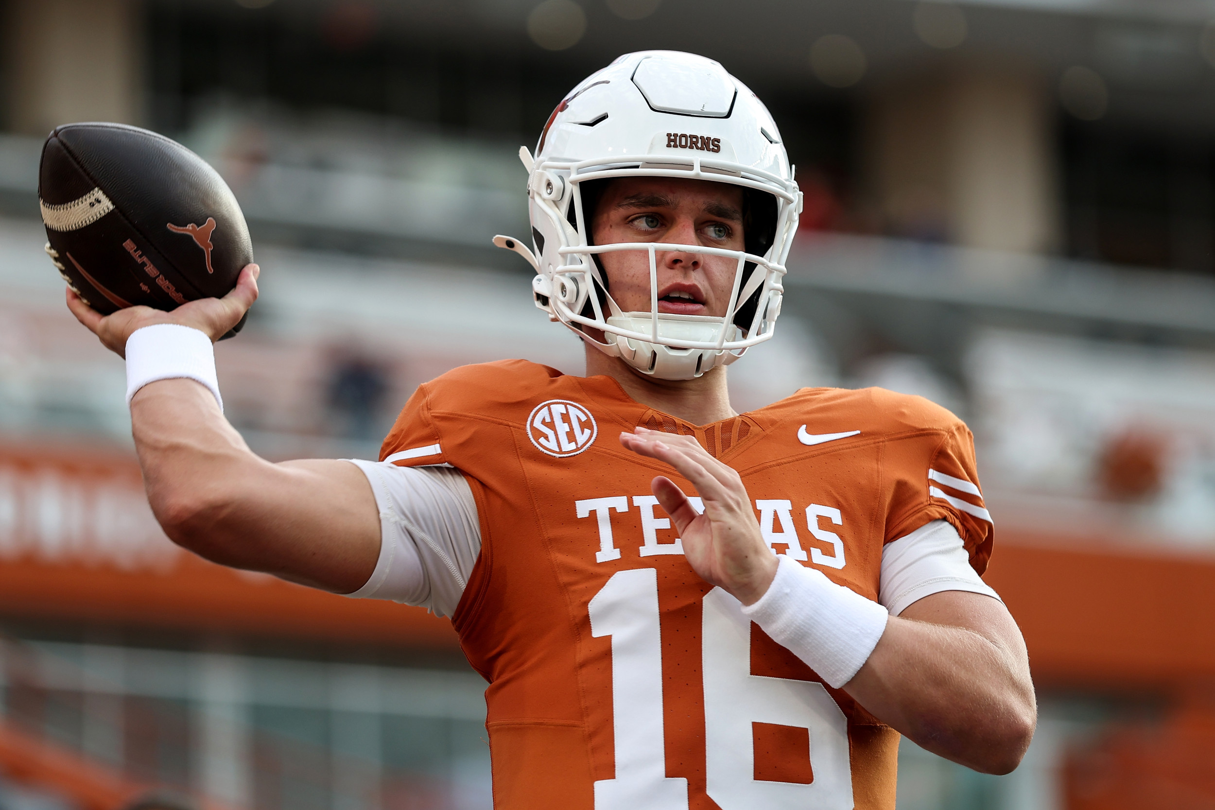 Texas' Arch Manning Criticized for Disrespectful Gesture