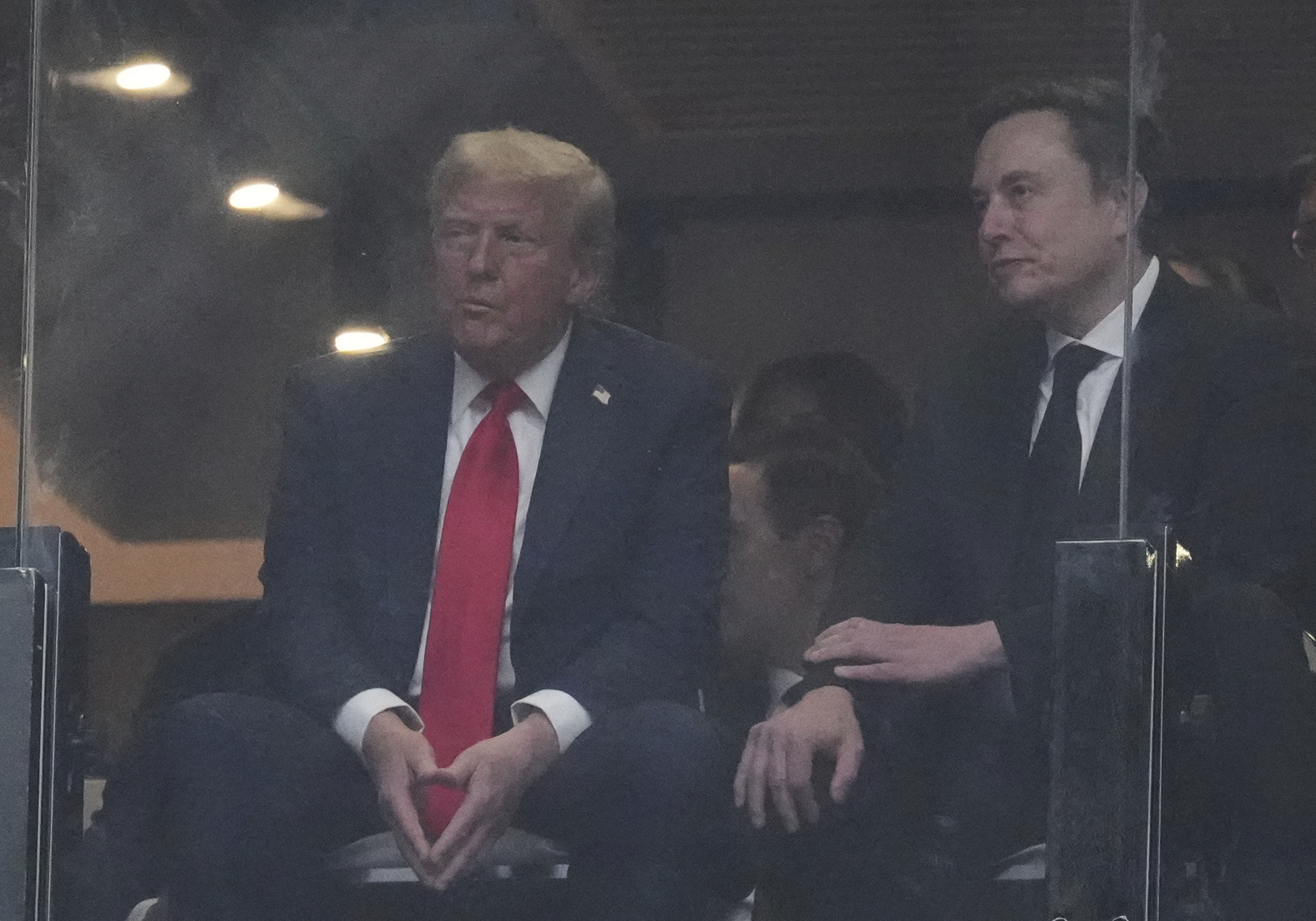 “Musk and Trump Reunite in Patriotic Summit After Previous Disagreement”