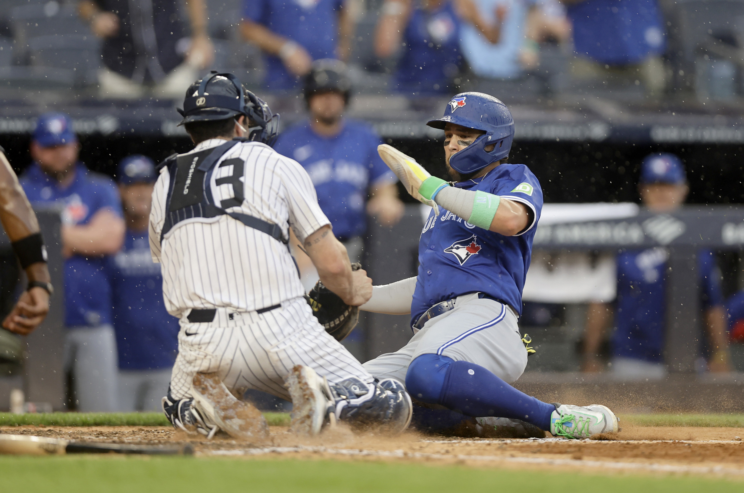 Blue Jays Bo Bichette Drops 4-Word Injury Update With Yankees Making AL East Push