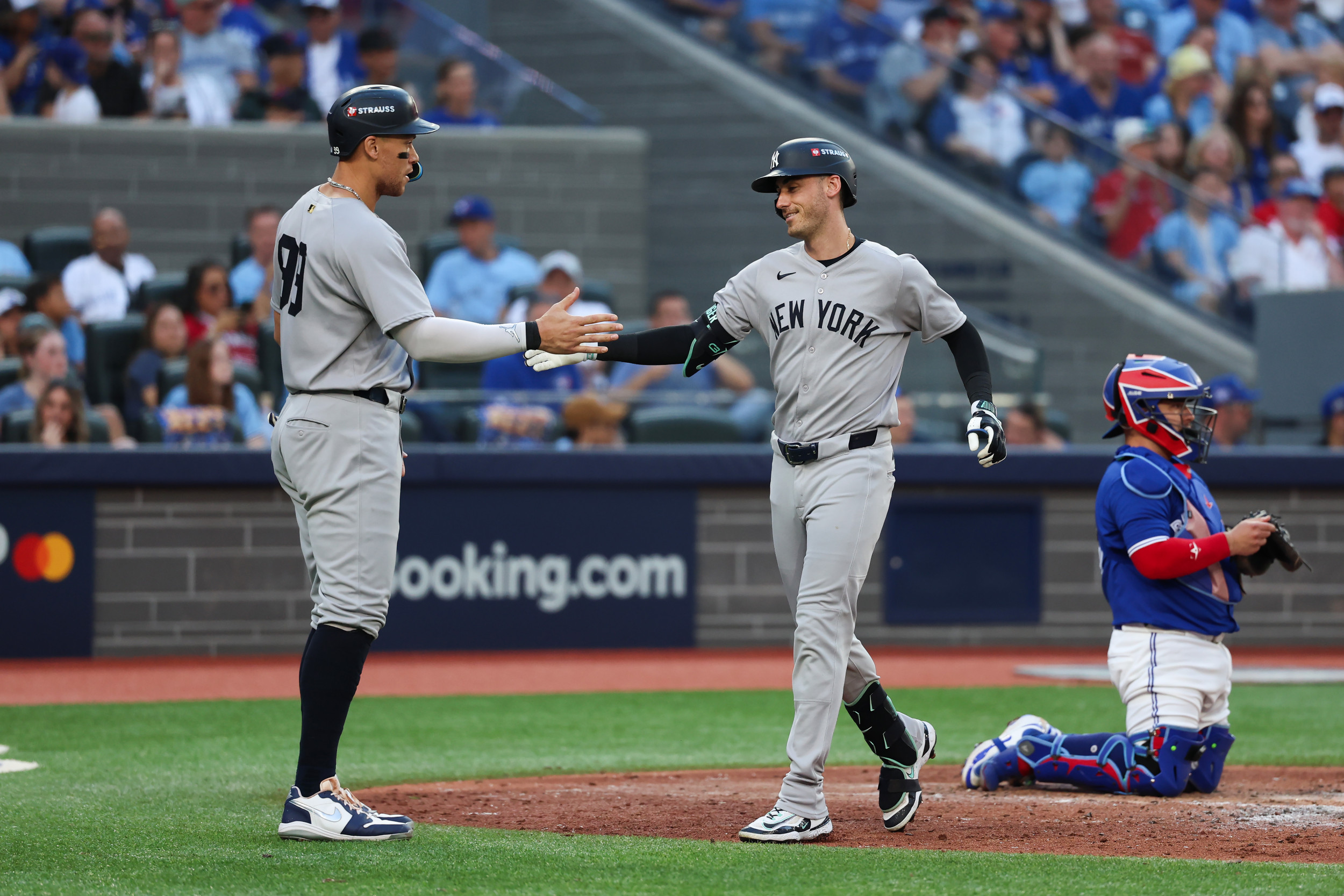 FanDuel Promo Code: Claim $300 Bonus For MLB Playoffs, NHL Openers