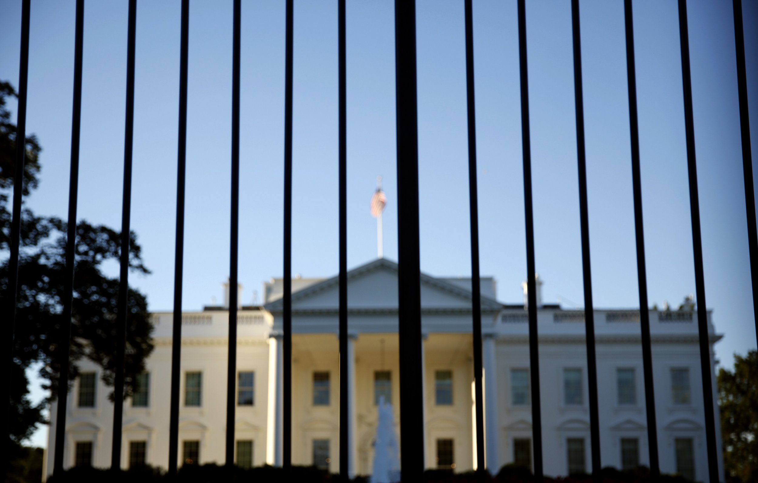 10-1-14 White House Fence