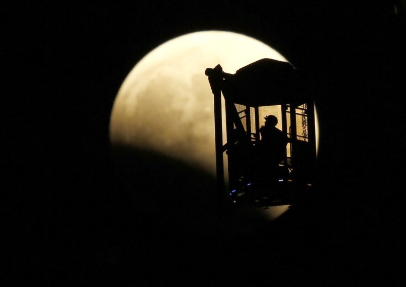 10-8-14 Lunar eclipse ferris wheel