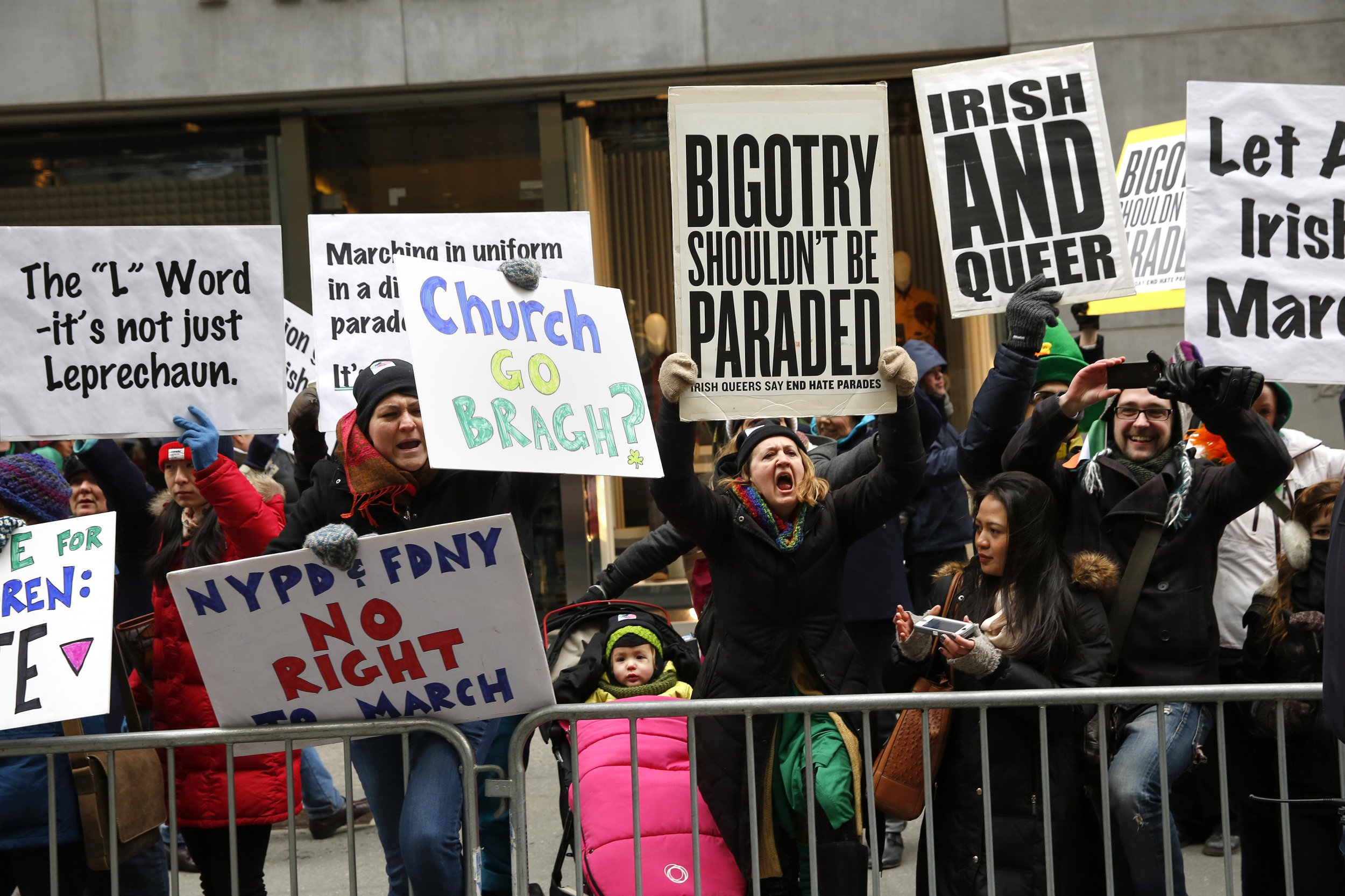 New York City mayor ends boycott of St Patrick's Day parade as gay ban  dropped, Bill de Blasio