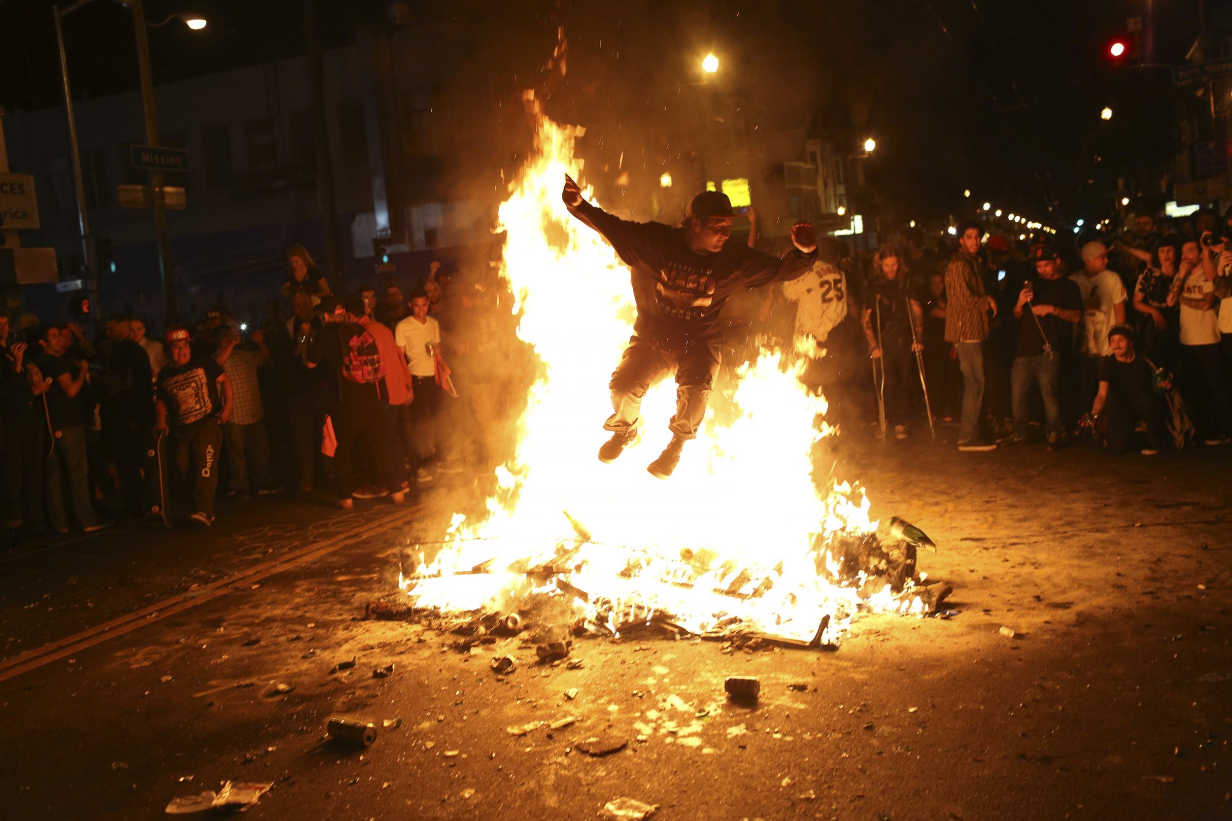 San Francisco Giants fans take to streets after World Series win