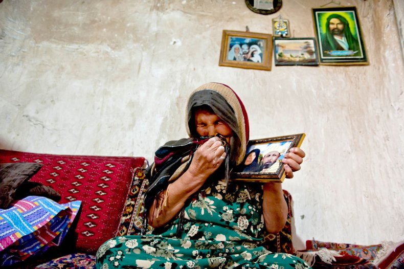 11_06_AfghanIran_04