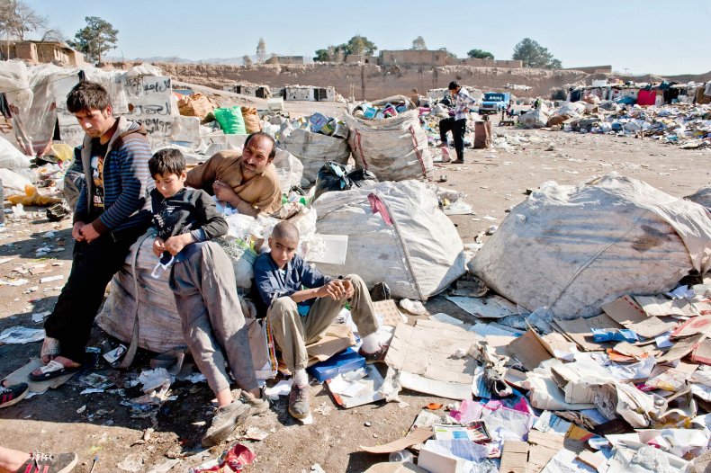 11_06_AfghanIran_06
