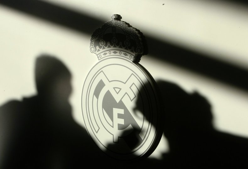begaan Oneindigheid hybride Real Madrid Changes Logo in Deal With Abu Dhabi Bank