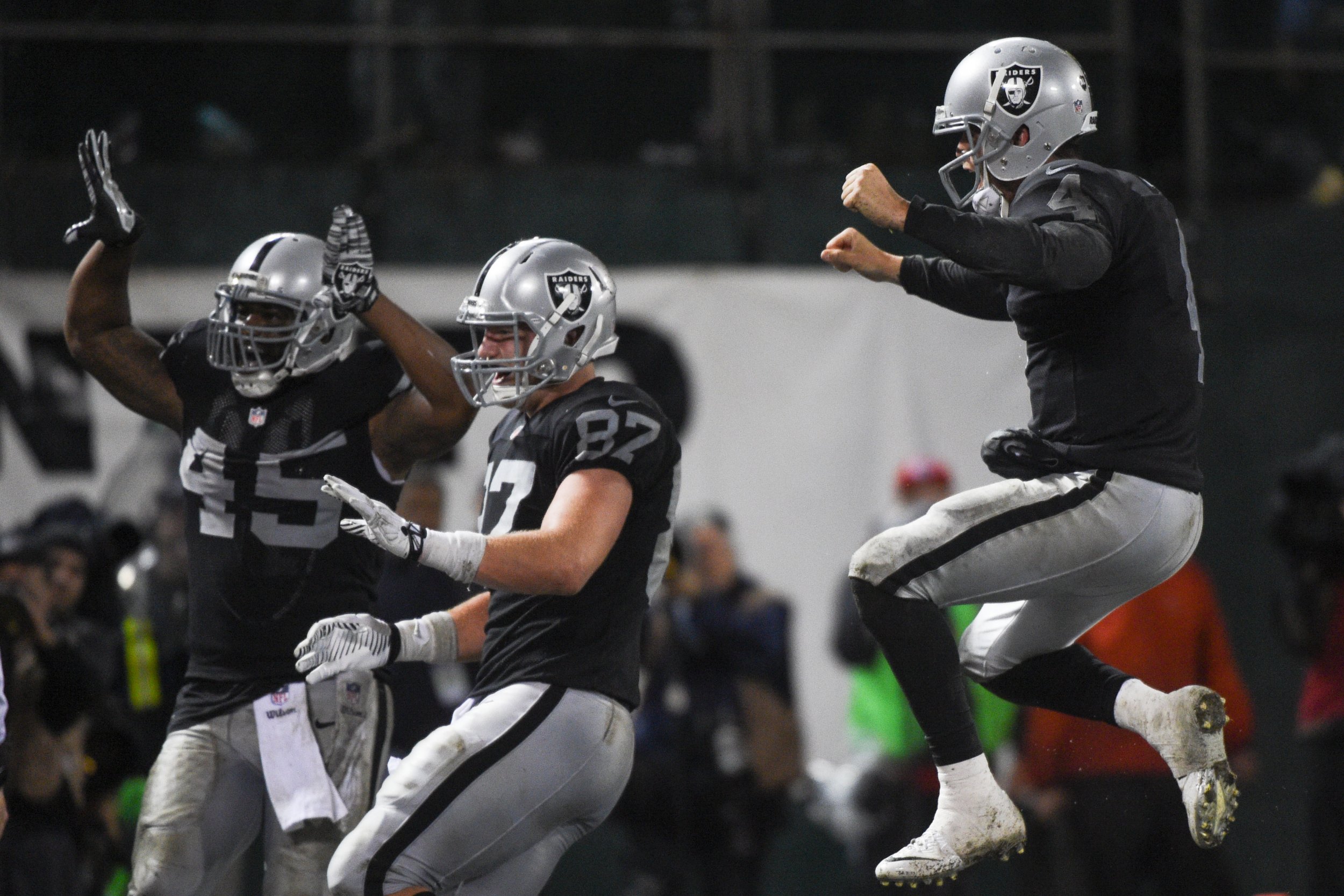 Raiders crushed by Rams 52-0 (w/video)