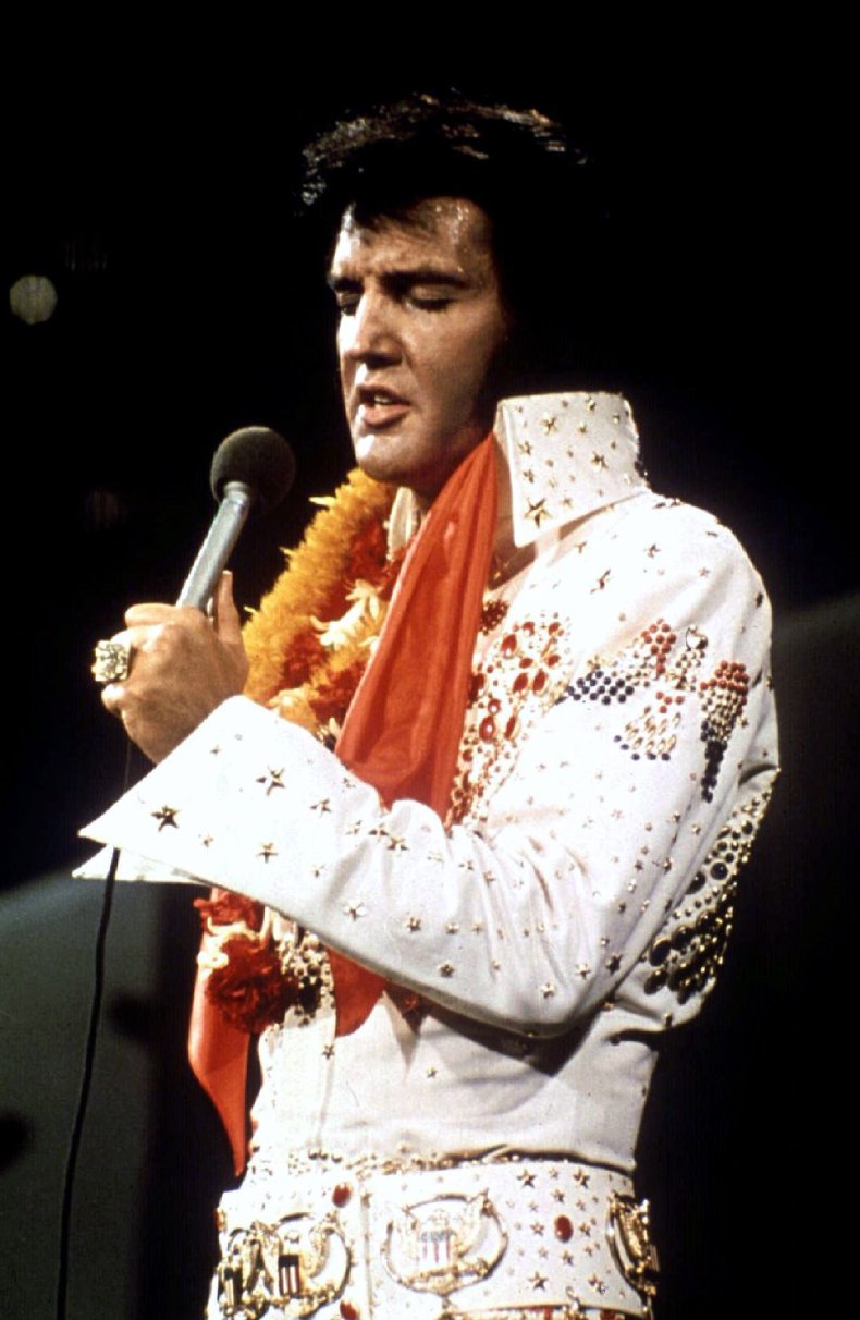 01_08_Elvis_03